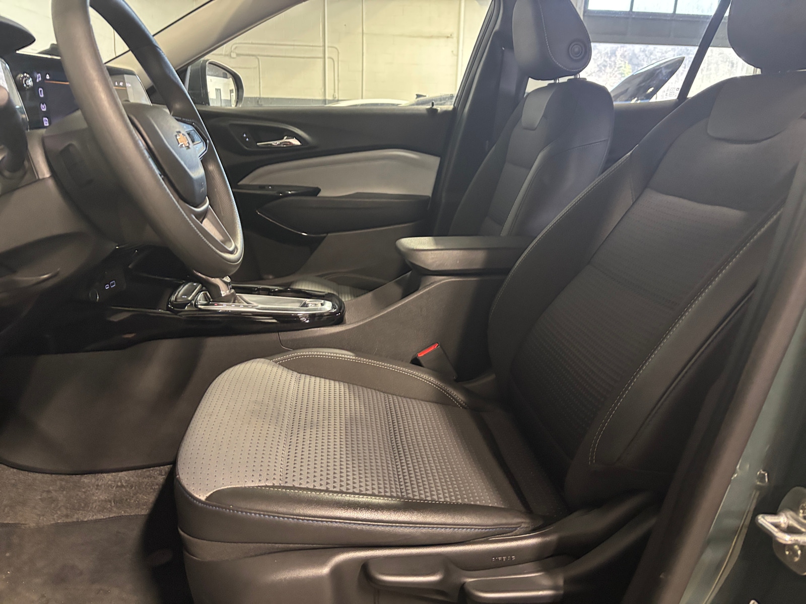 Thumbnail: 2025 Chevrolet Trax - 2