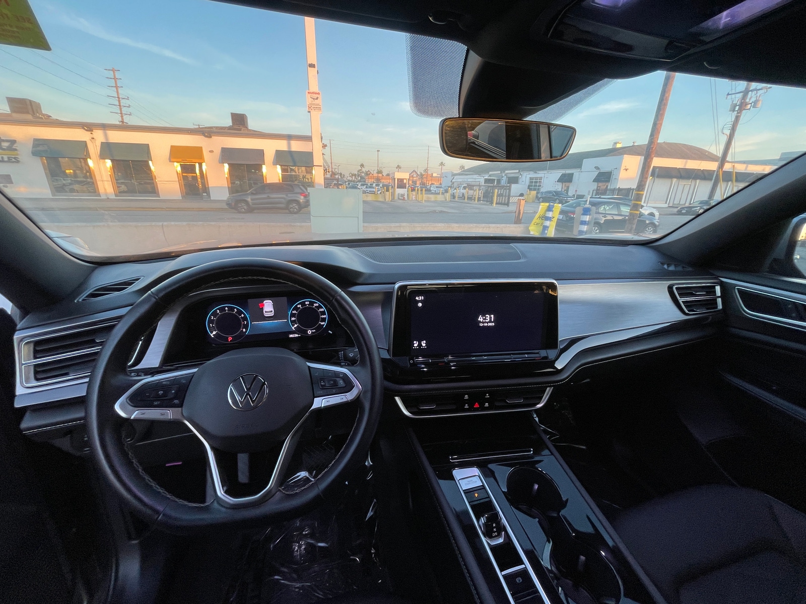 Thumbnail: 2025 Volkswagen Atlas - 3