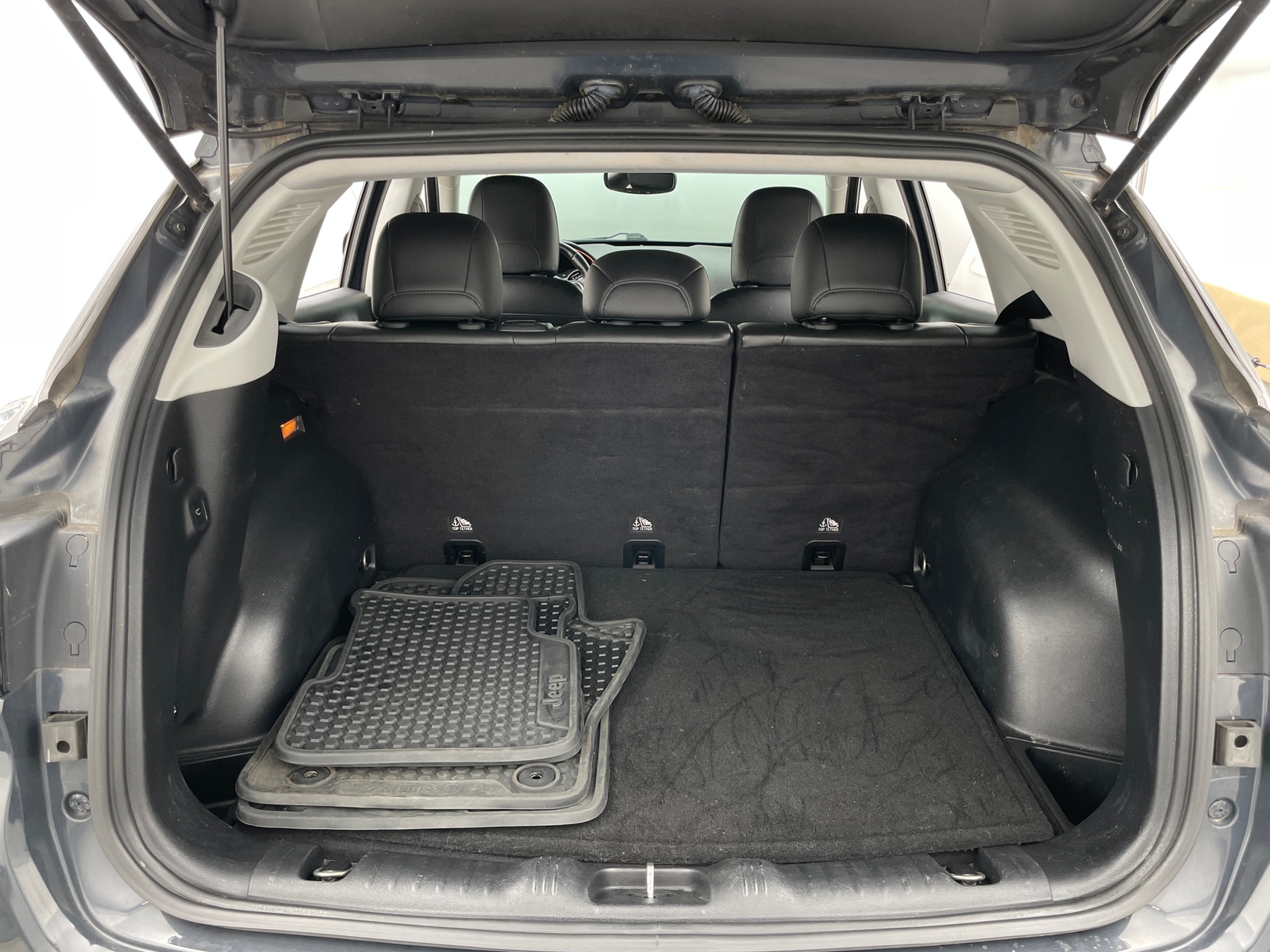 Thumbnail: 2018 Jeep Compass - 6