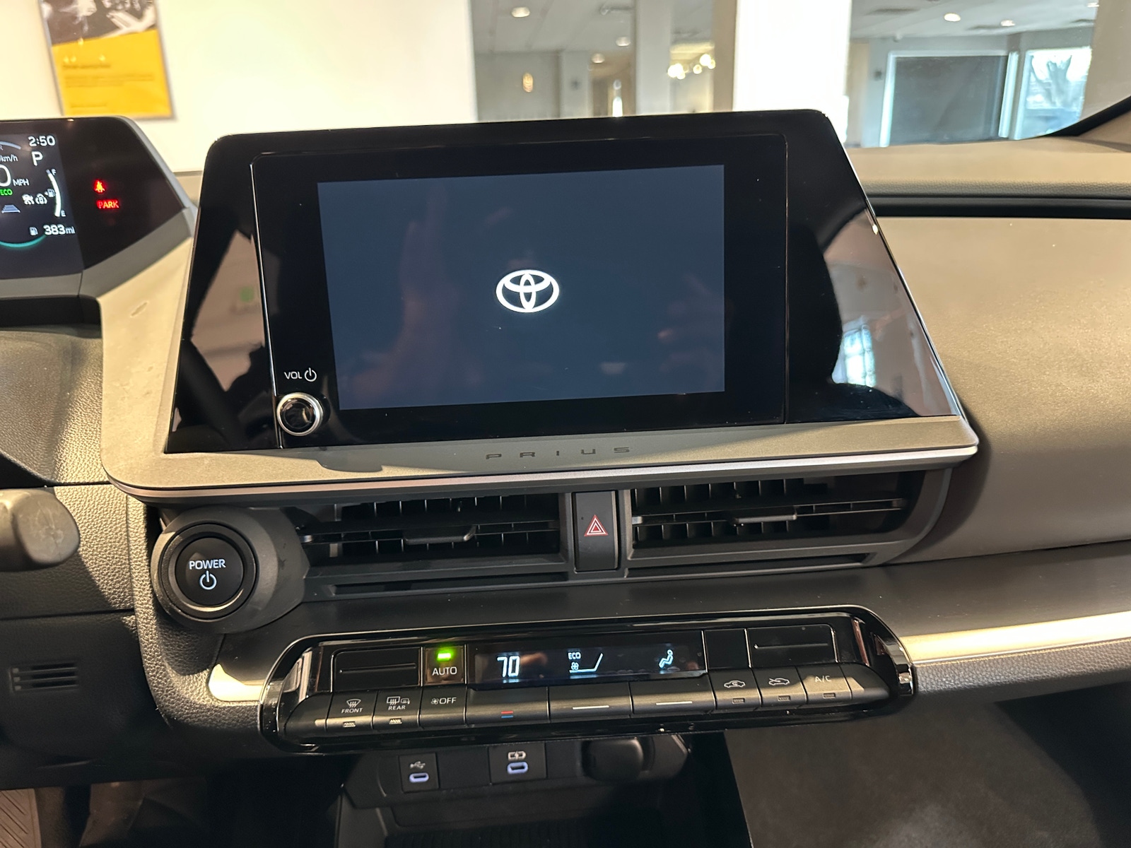 Thumbnail: 2025 Toyota Prius - 4