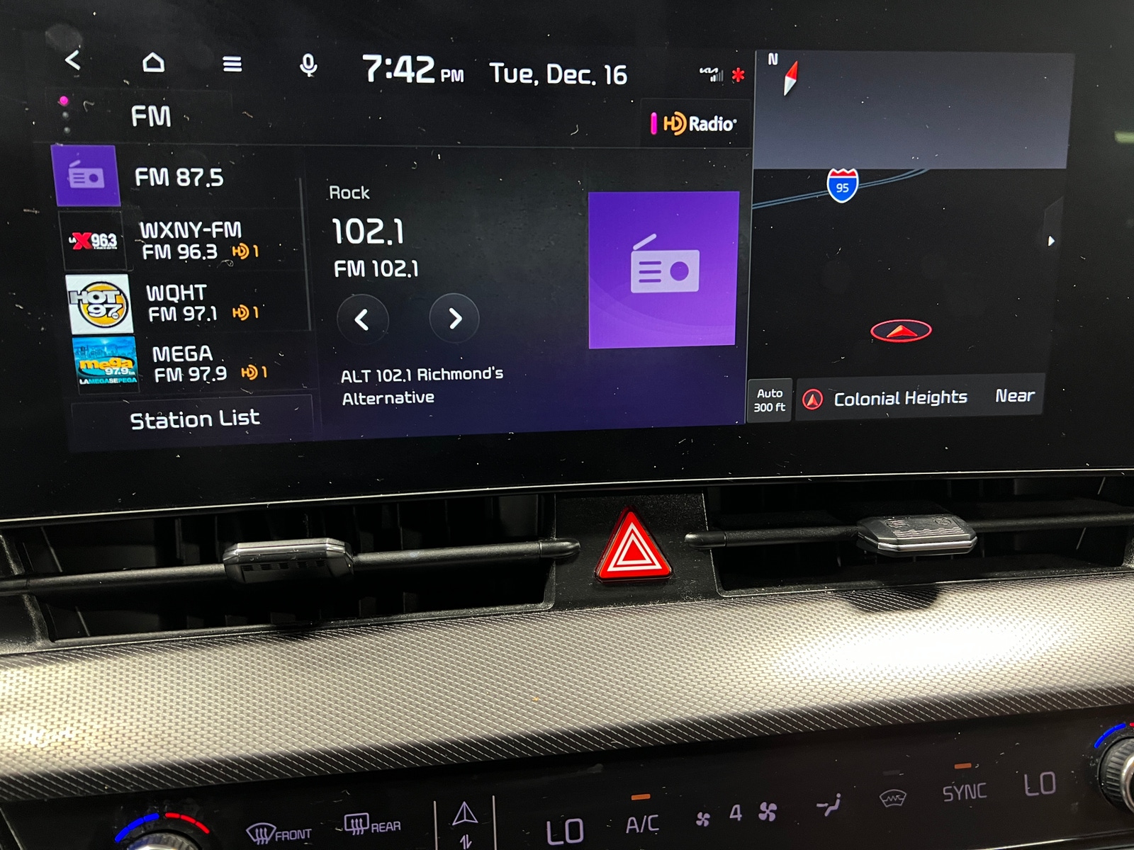 Thumbnail: 2023 Kia Sportage - 3