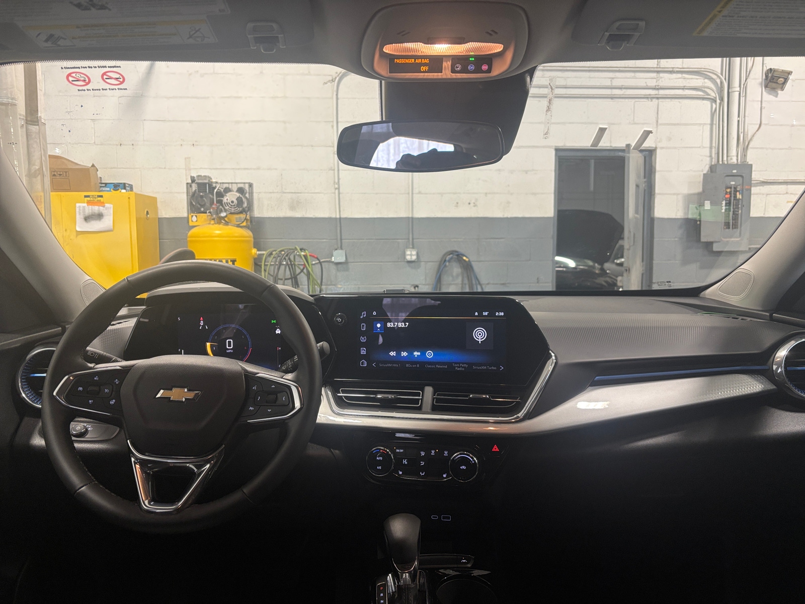 Thumbnail: 2025 Chevrolet Trax - 3