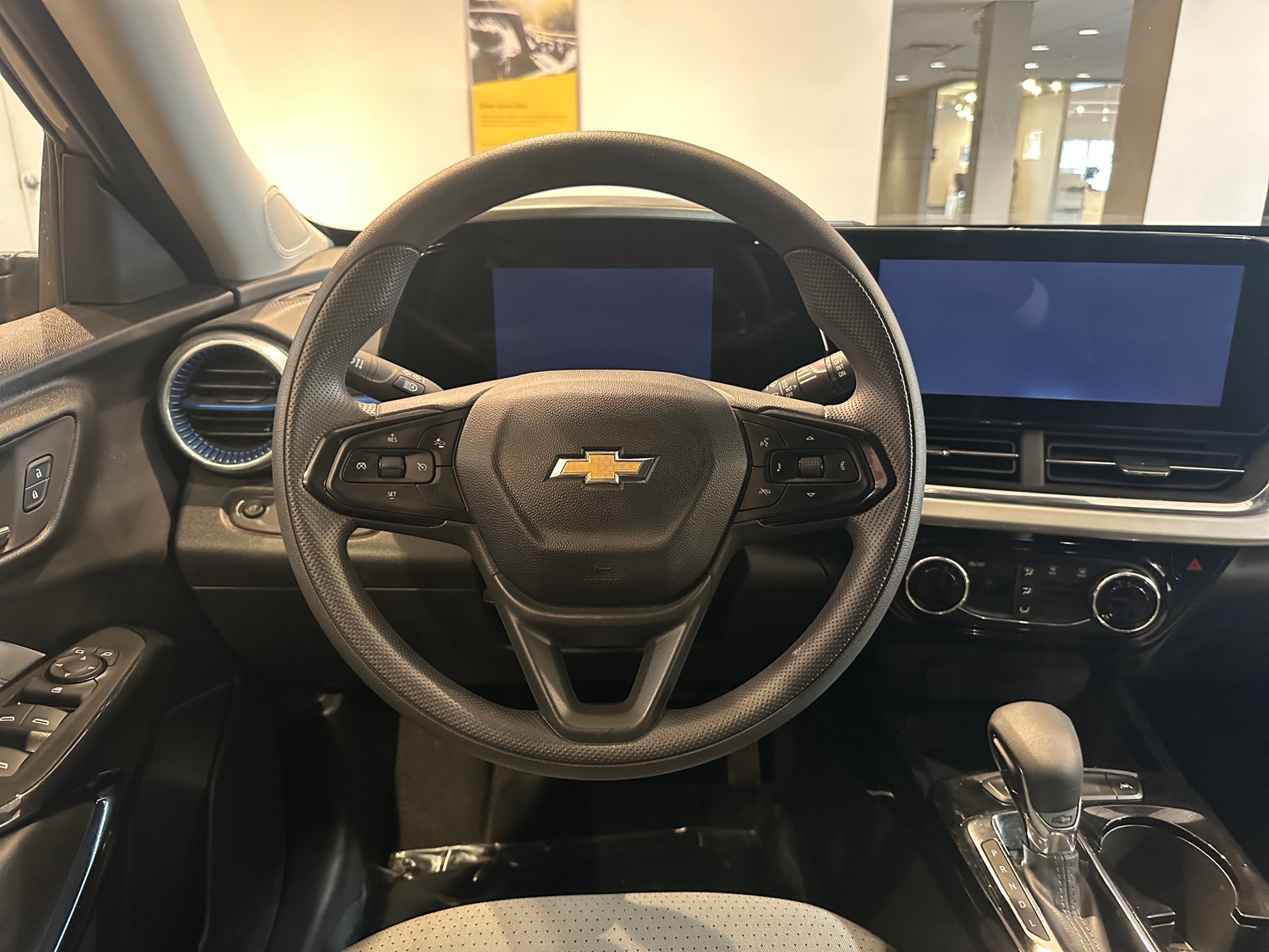 Thumbnail: 2025 Chevrolet Trax - 5