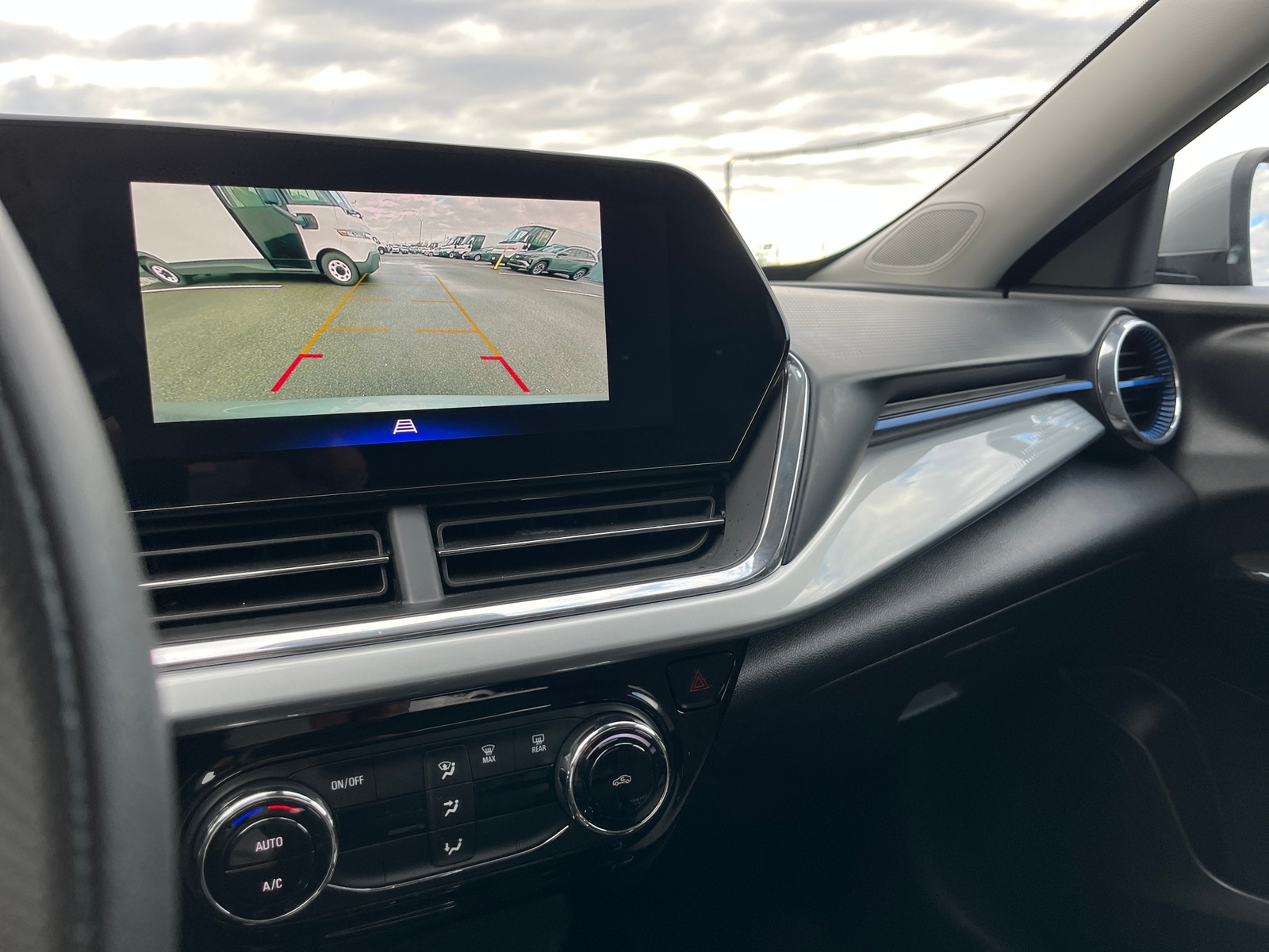 Thumbnail: 2025 Chevrolet Trax - 4