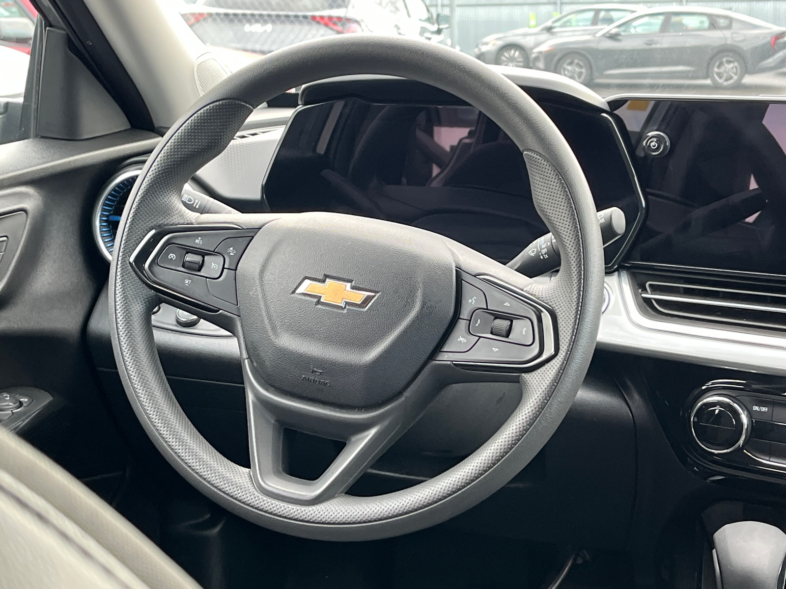 Thumbnail: 2025 Chevrolet Trax - 5