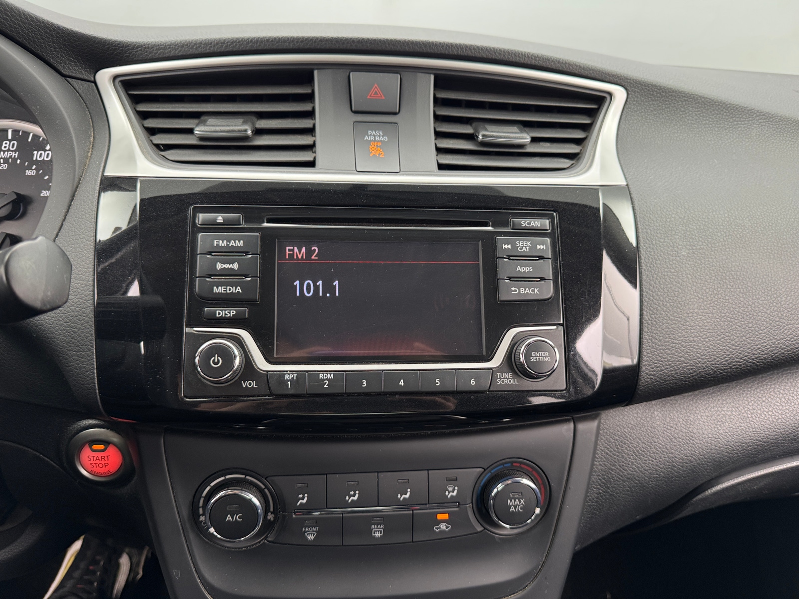 Thumbnail: 2016 Nissan Sentra - 4