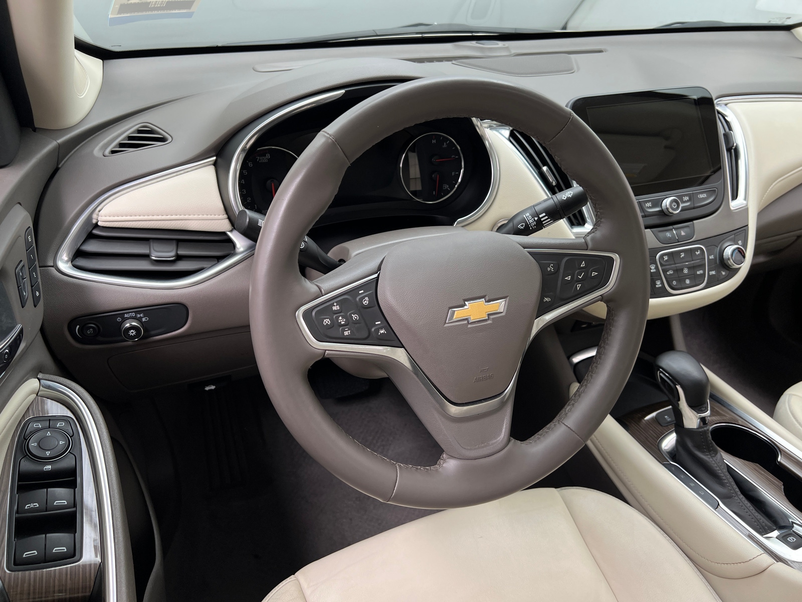 Thumbnail: 2024 Chevrolet Malibu - 4