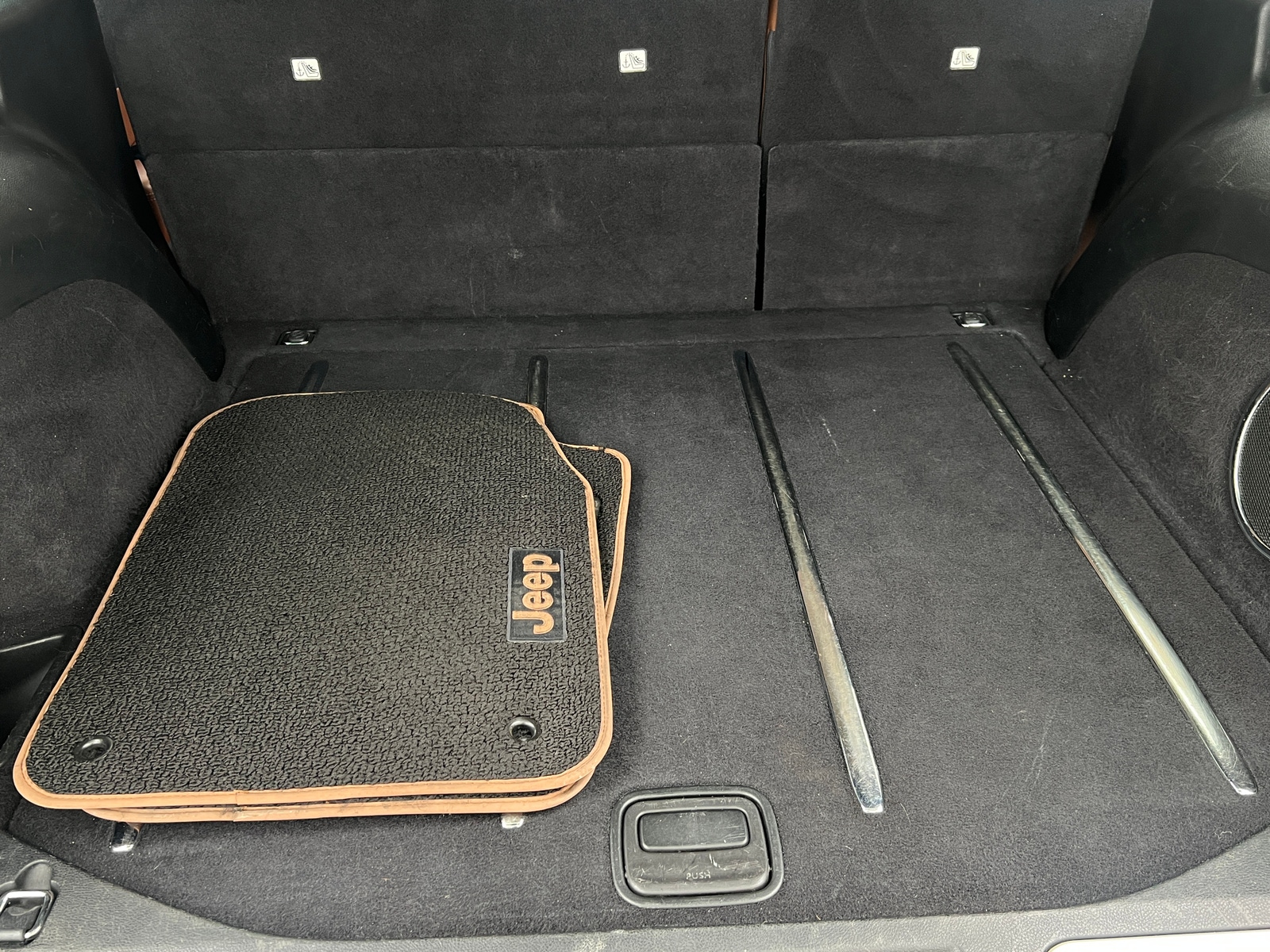 Thumbnail: 2013 Jeep Grand Cherokee - 6