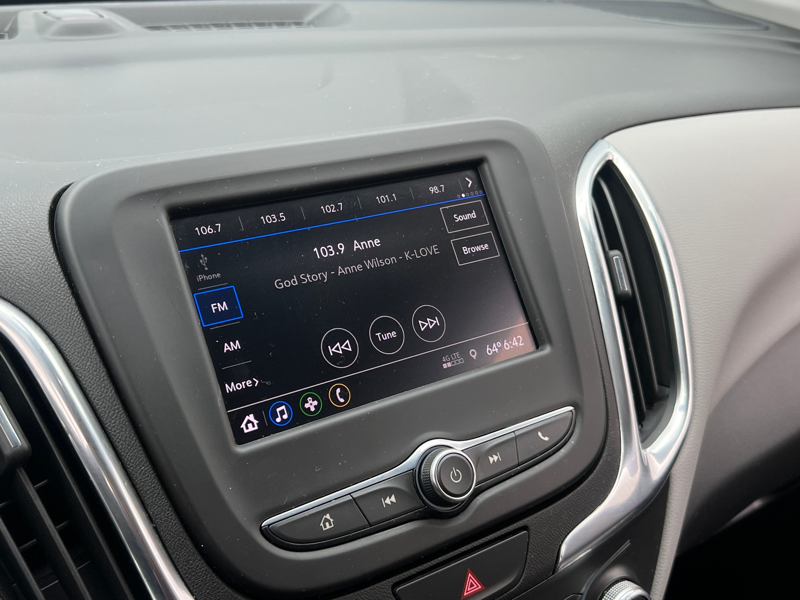 Thumbnail: 2021 Chevrolet Equinox - 4