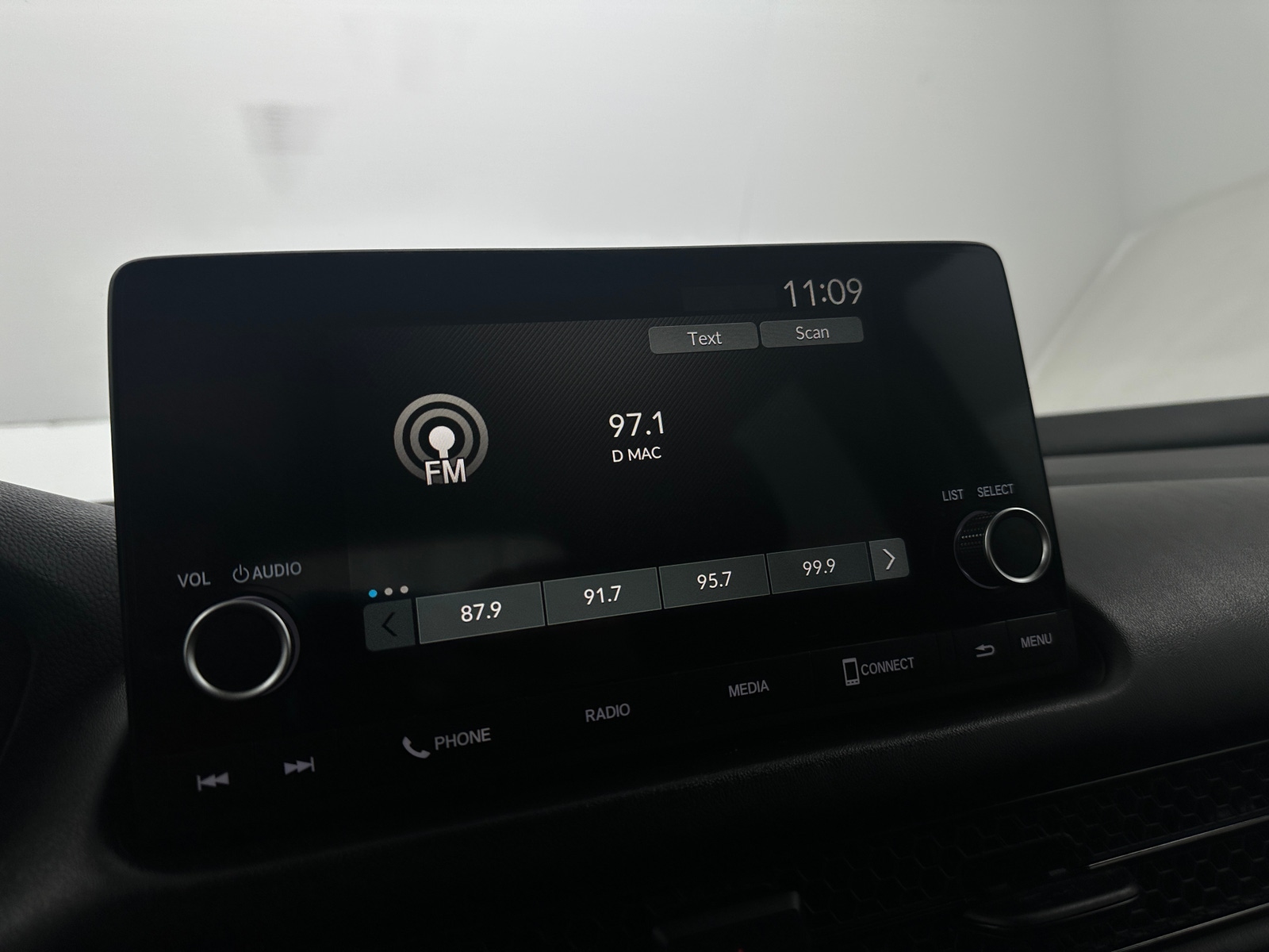 Thumbnail: 2025 Honda HR-V - 4