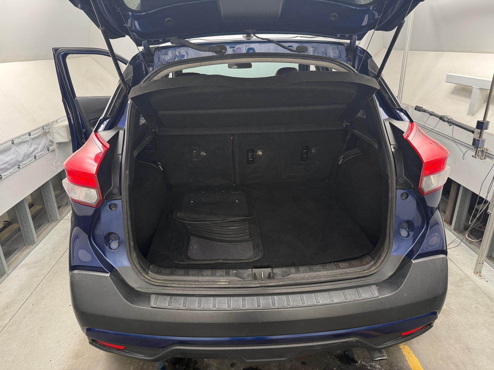 Thumbnail: 2019 Nissan Kicks - 7