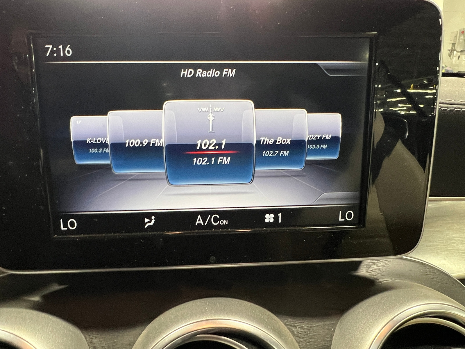 Thumbnail: 2018 Mercedes-Benz C-Class - 3