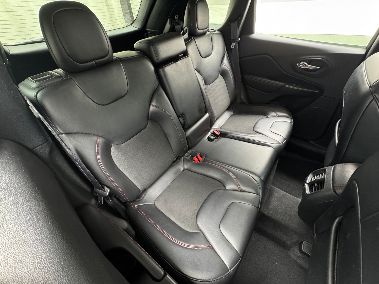 Thumbnail: 2020 Jeep Cherokee - 5