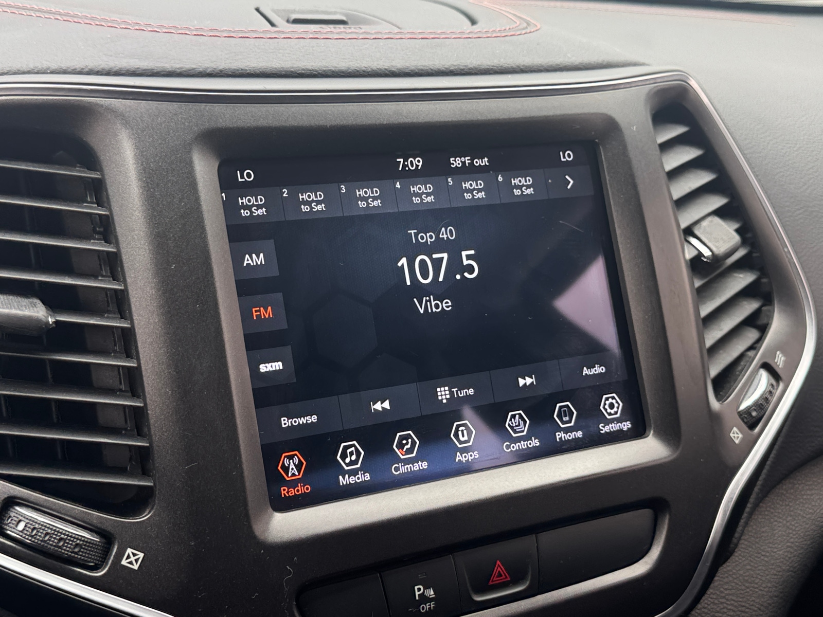 Thumbnail: 2020 Jeep Cherokee - 3