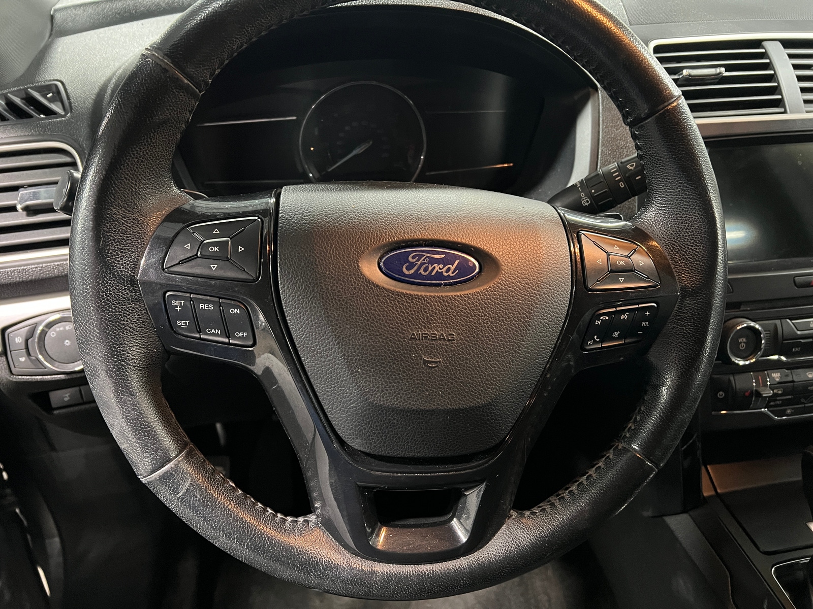 Thumbnail: 2017 Ford Explorer - 4