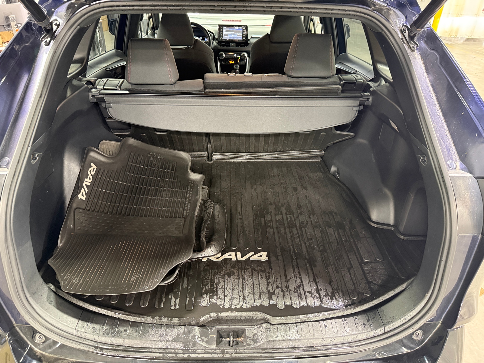 Thumbnail: 2021 Toyota RAV4 - 7