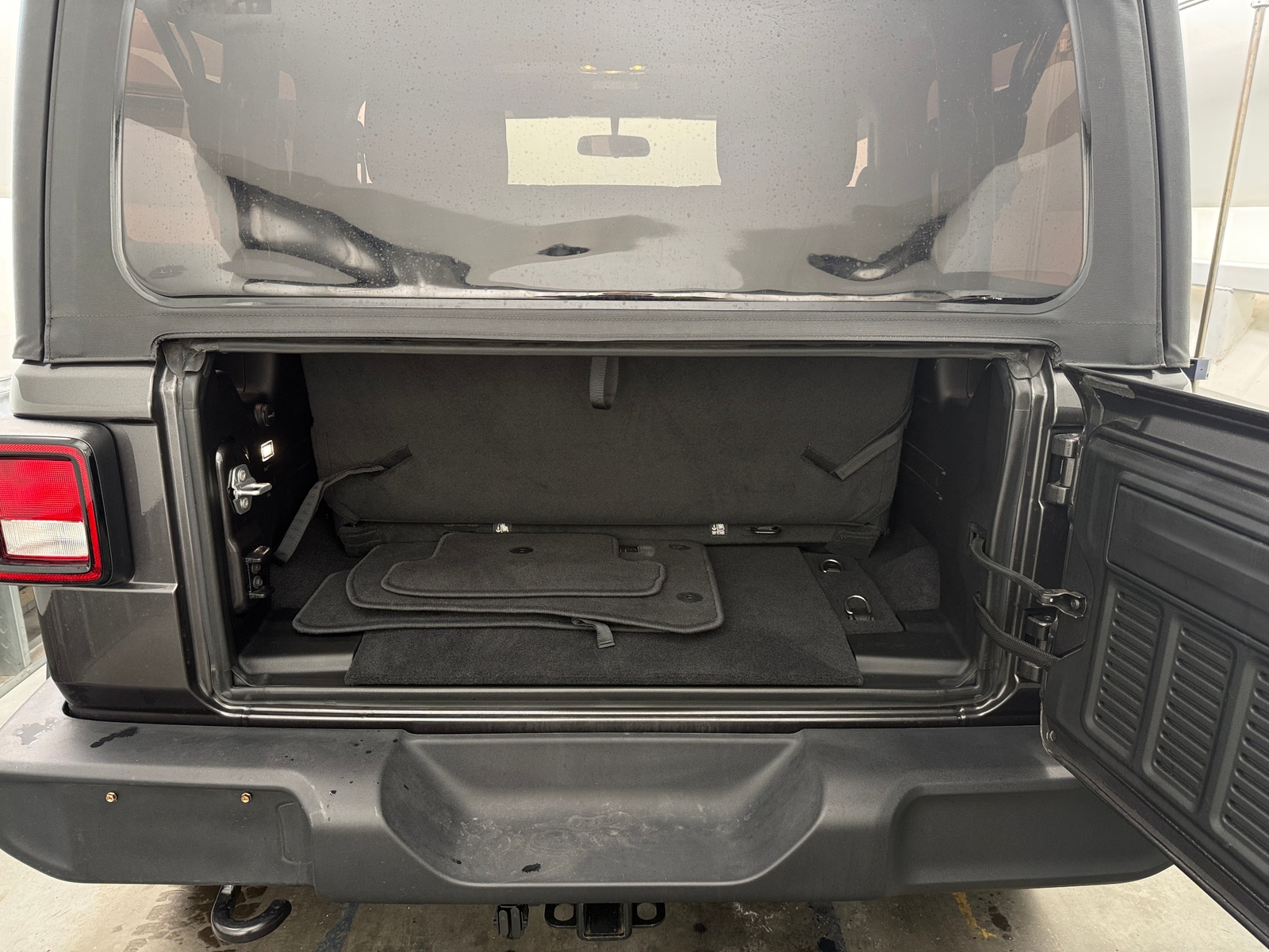 Thumbnail: 2020 Jeep Wrangler - 7