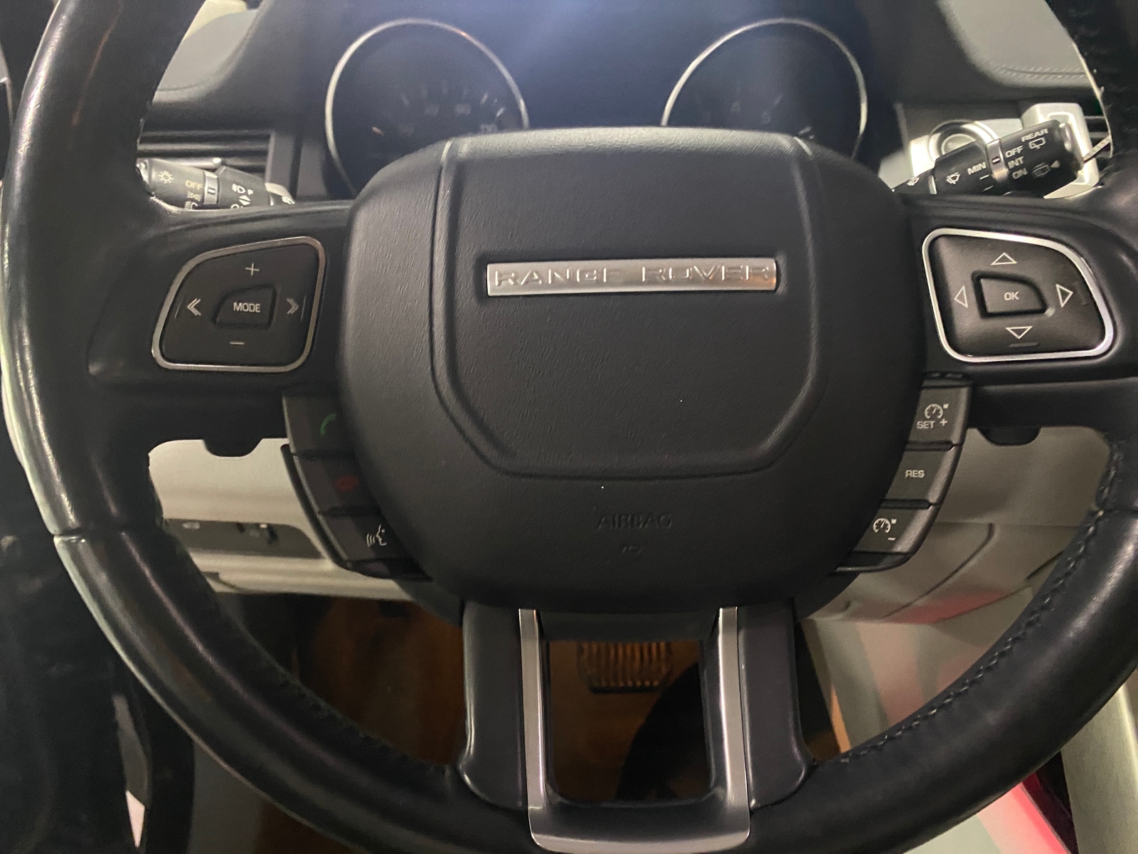 Thumbnail: 2015 Land Rover Range Rover Evoque - 4