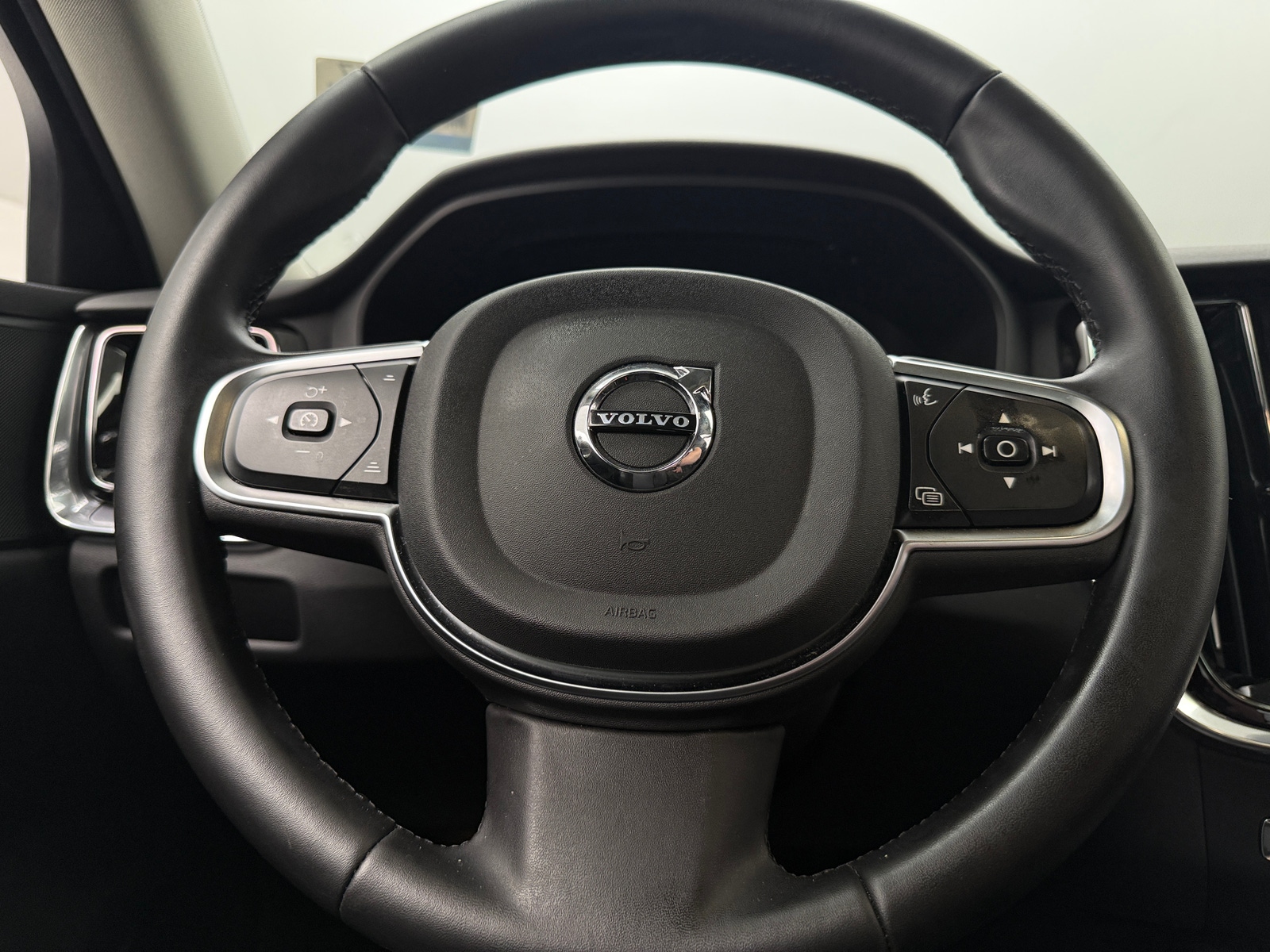 Thumbnail: 2024 Volvo S60 - 4