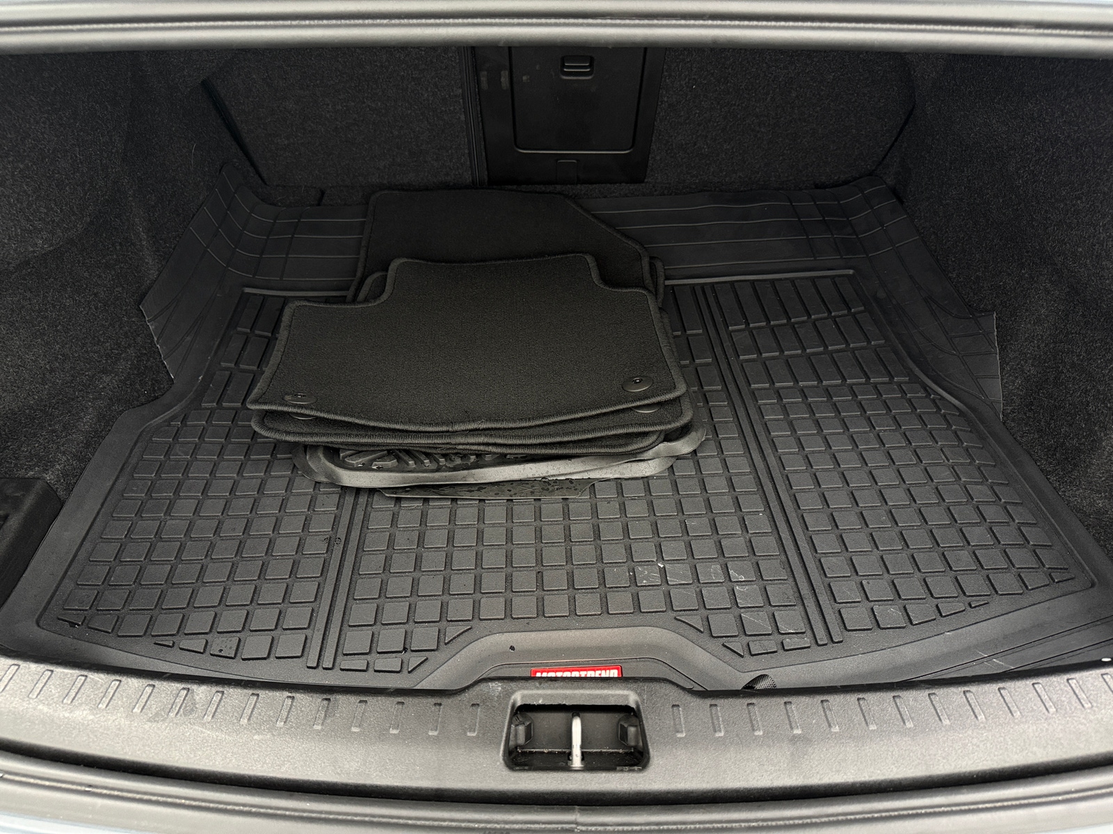 Thumbnail: 2024 Volvo S60 - 6