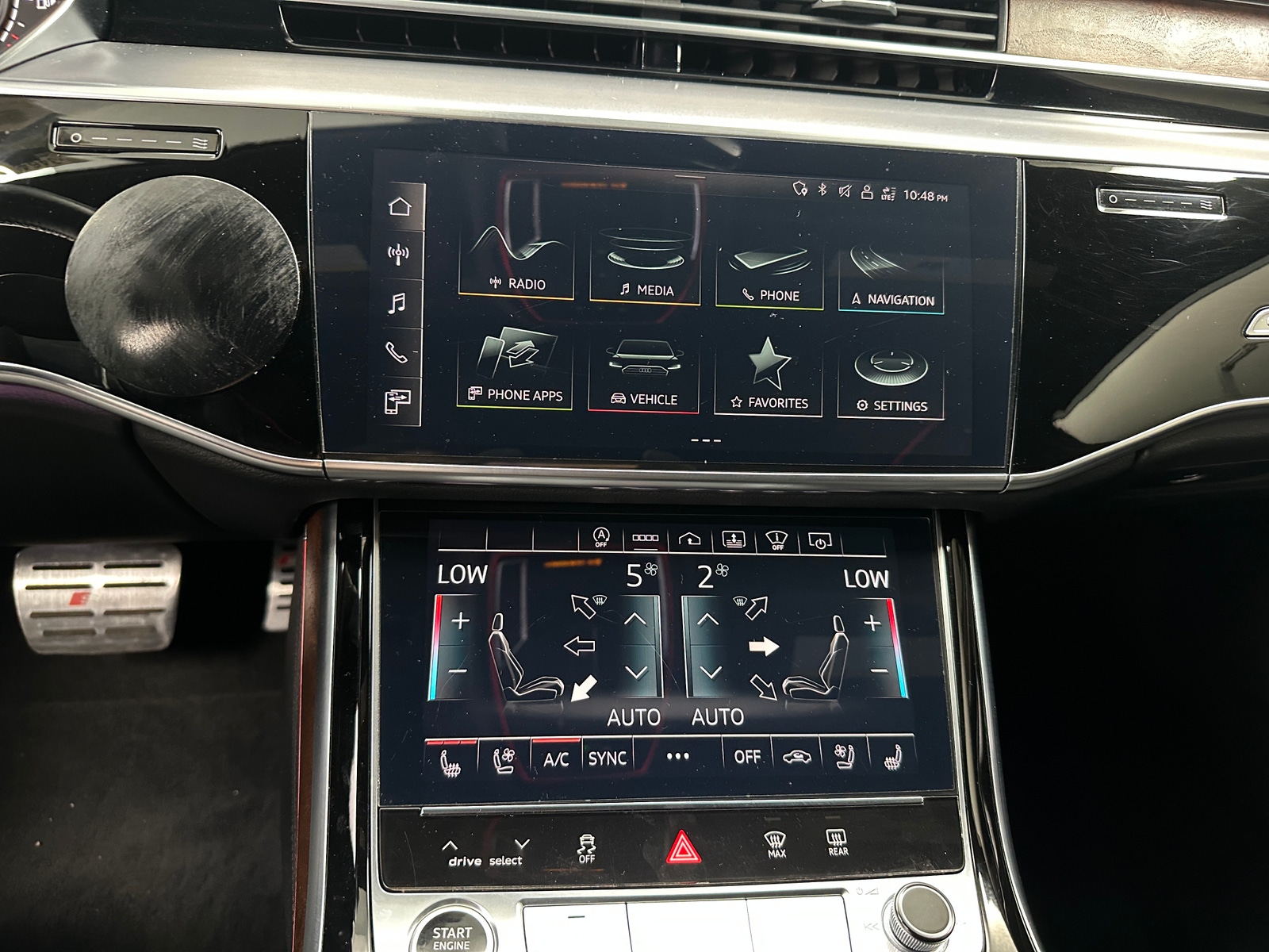 Thumbnail: 2021 Audi A8 - 3