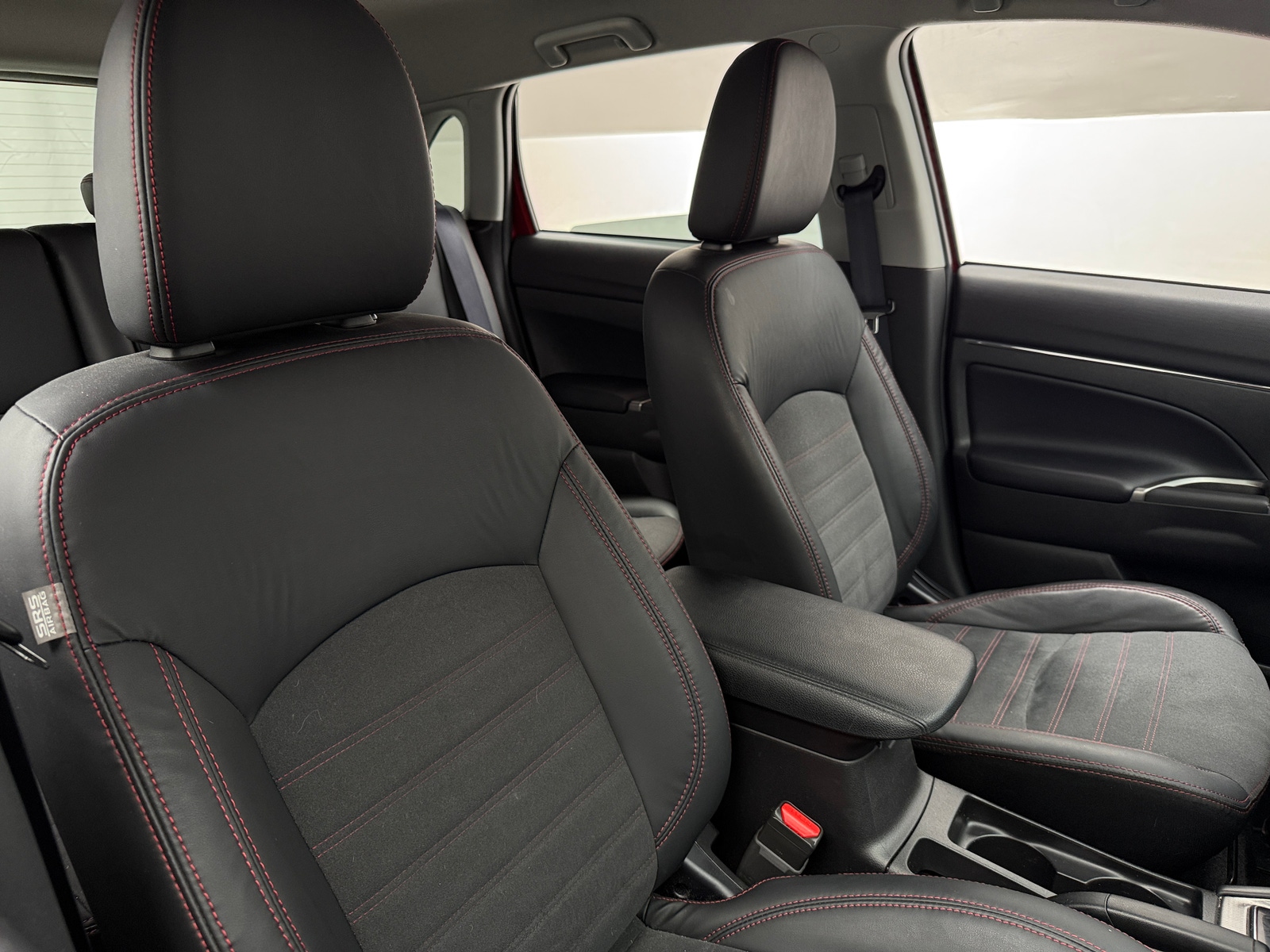 Thumbnail: 2023 Mitsubishi Outlander Sport - 2