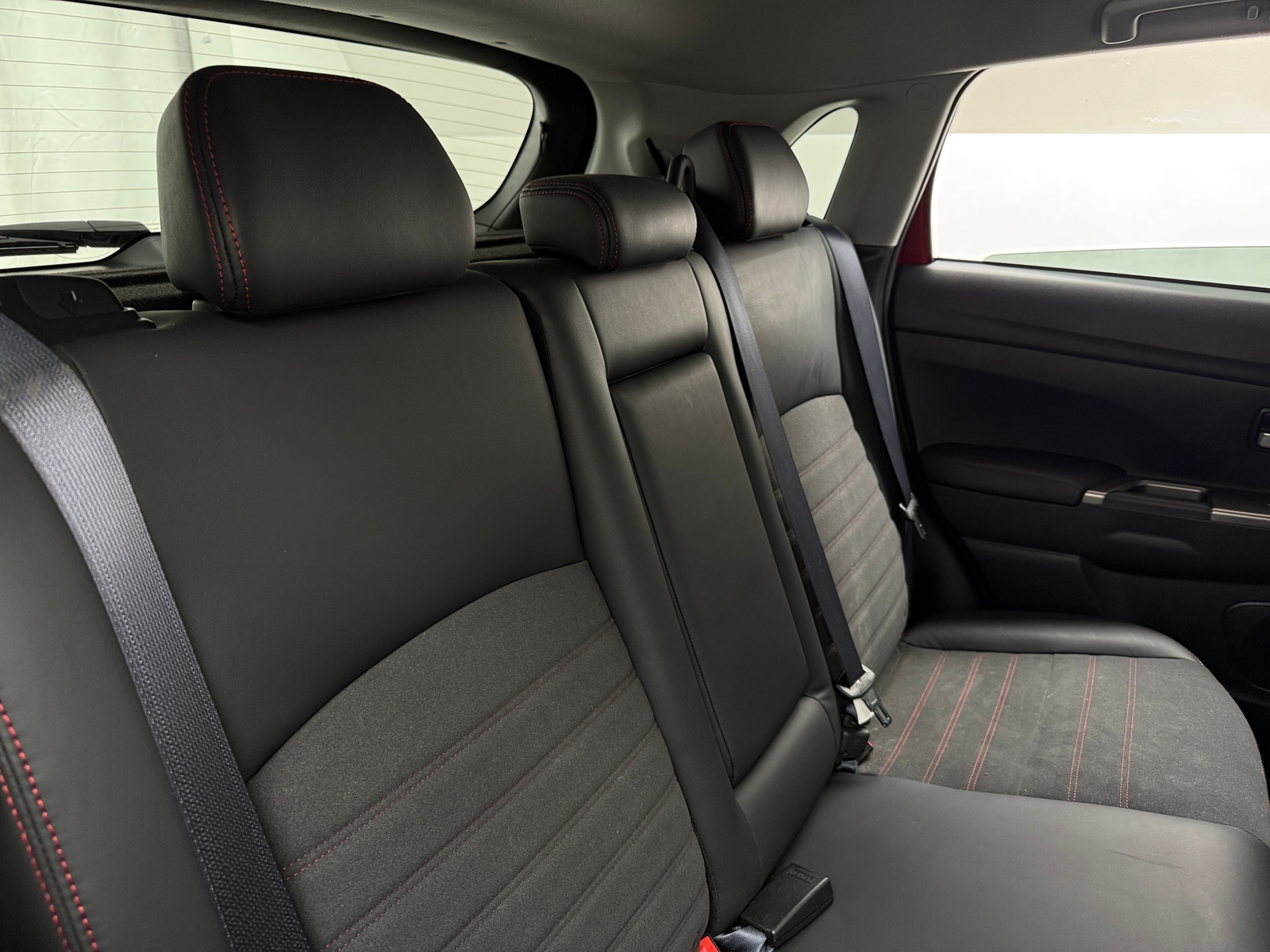 Thumbnail: 2023 Mitsubishi Outlander Sport - 6