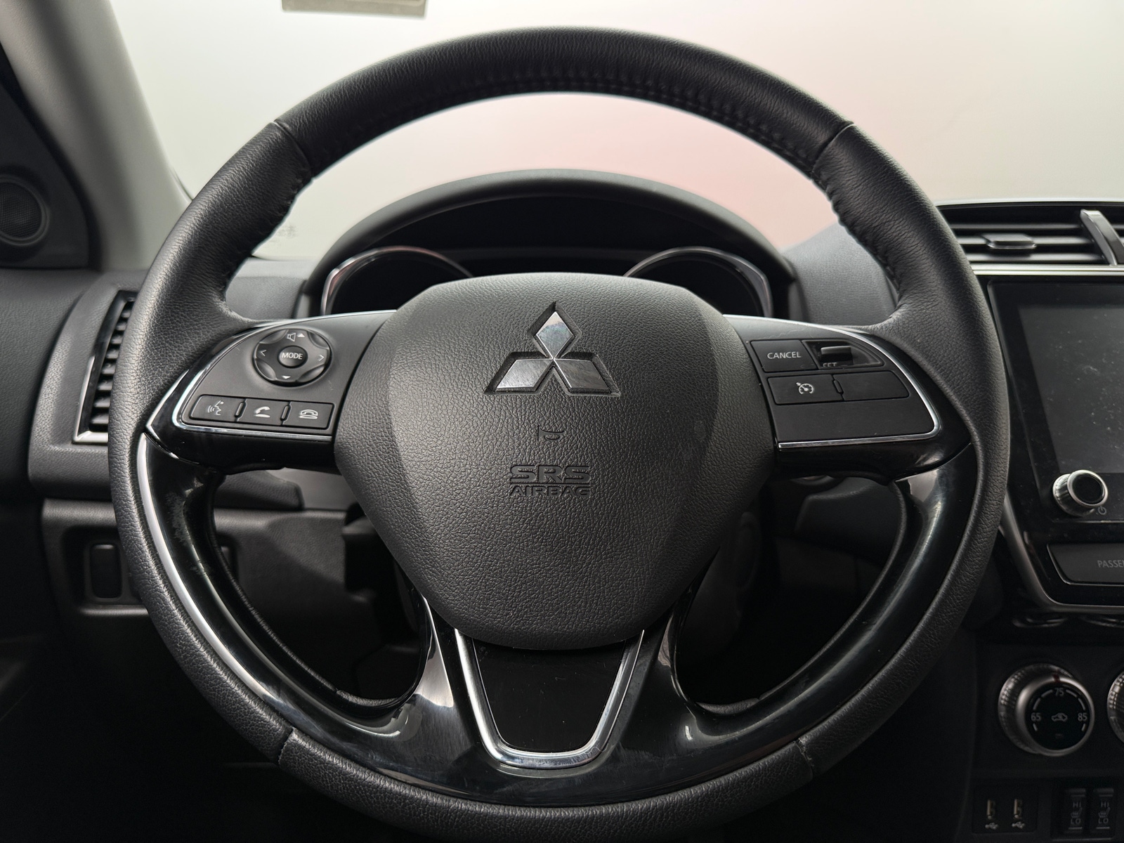 Thumbnail: 2023 Mitsubishi Outlander Sport - 5