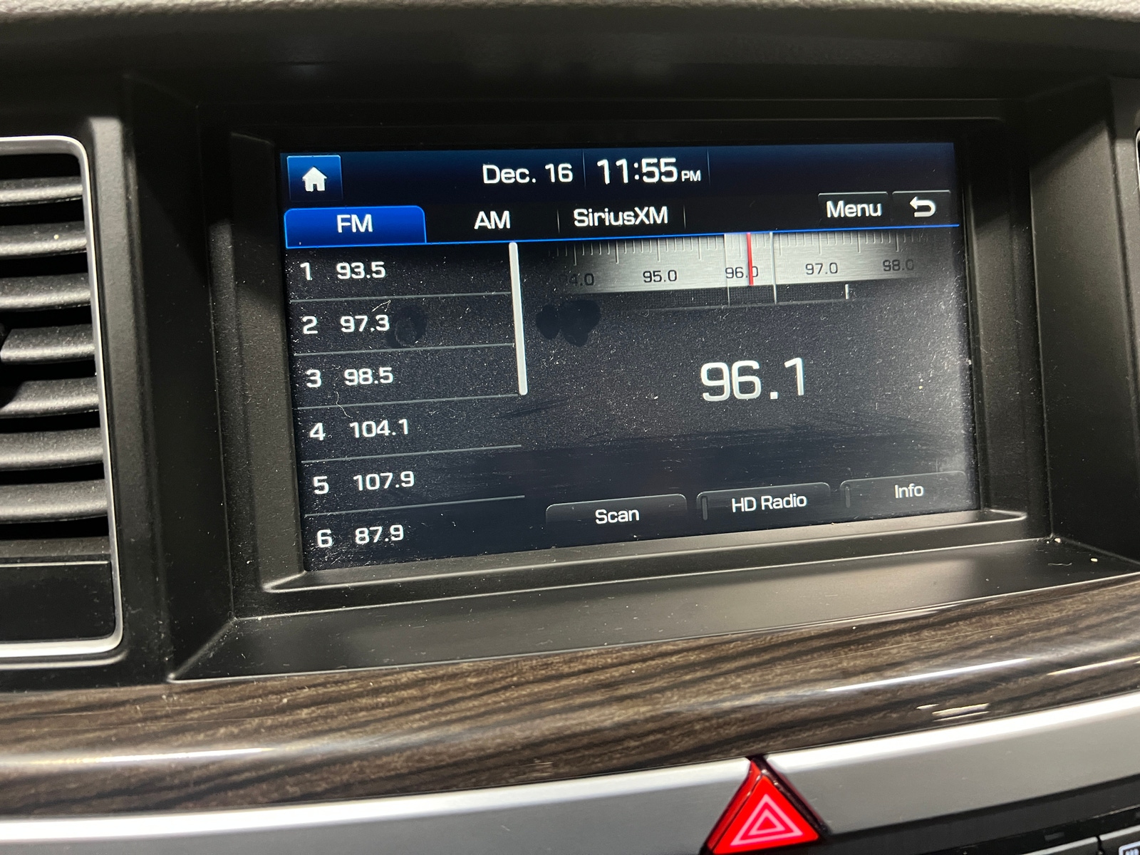 Thumbnail: 2015 Hyundai Genesis - 3