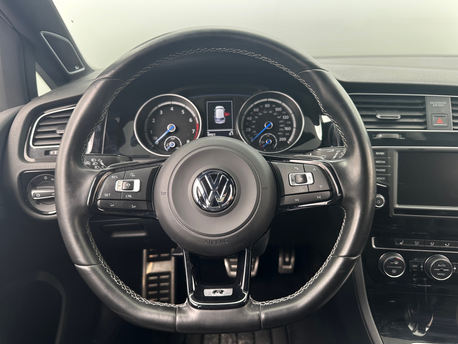 Thumbnail: 2016 Volkswagen Golf - 4