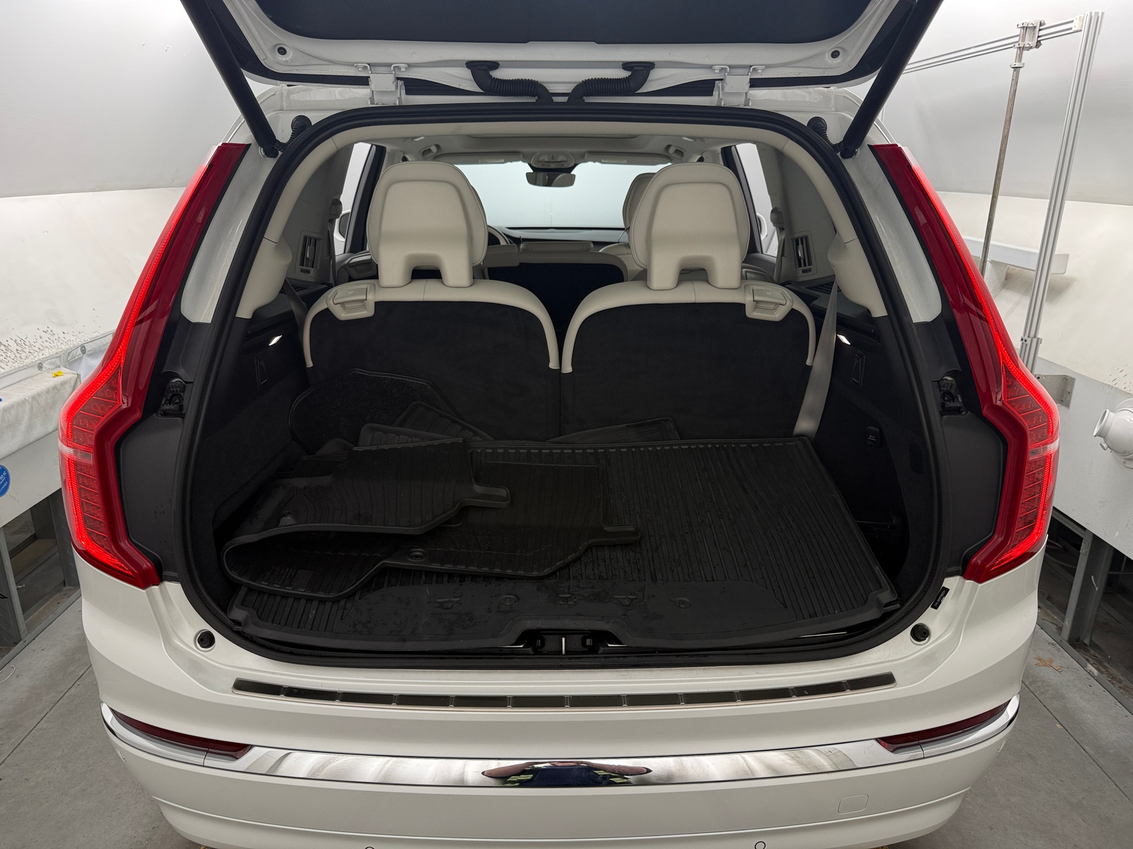 Thumbnail: 2023 Volvo XC90 - 6