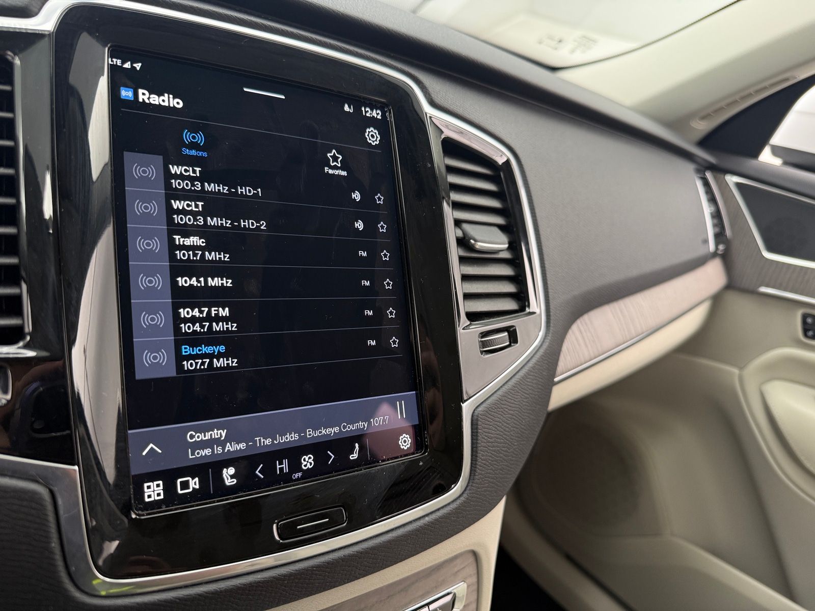 Thumbnail: 2023 Volvo XC90 - 3