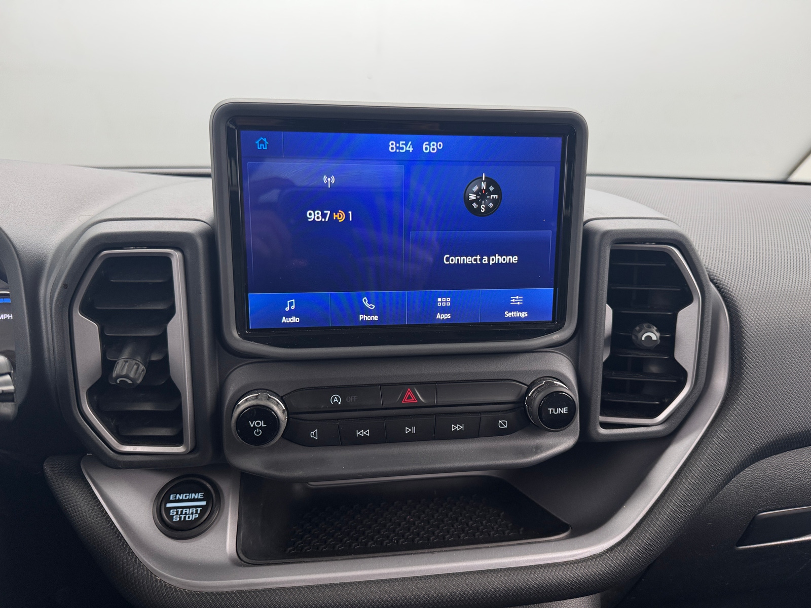 Thumbnail: 2022 Ford Bronco Sport - 3