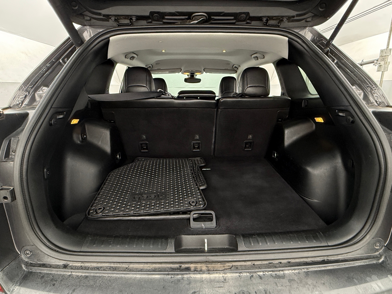 Thumbnail: 2019 Jeep Cherokee - 7