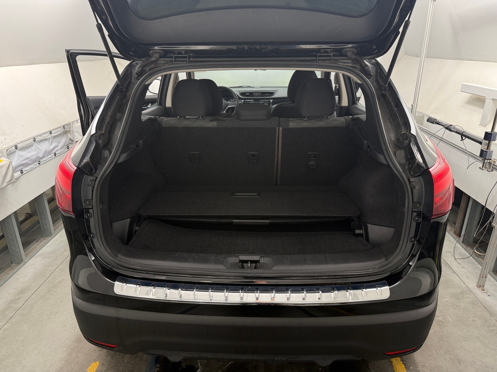 Thumbnail: 2017 Nissan Rogue Sport - 7