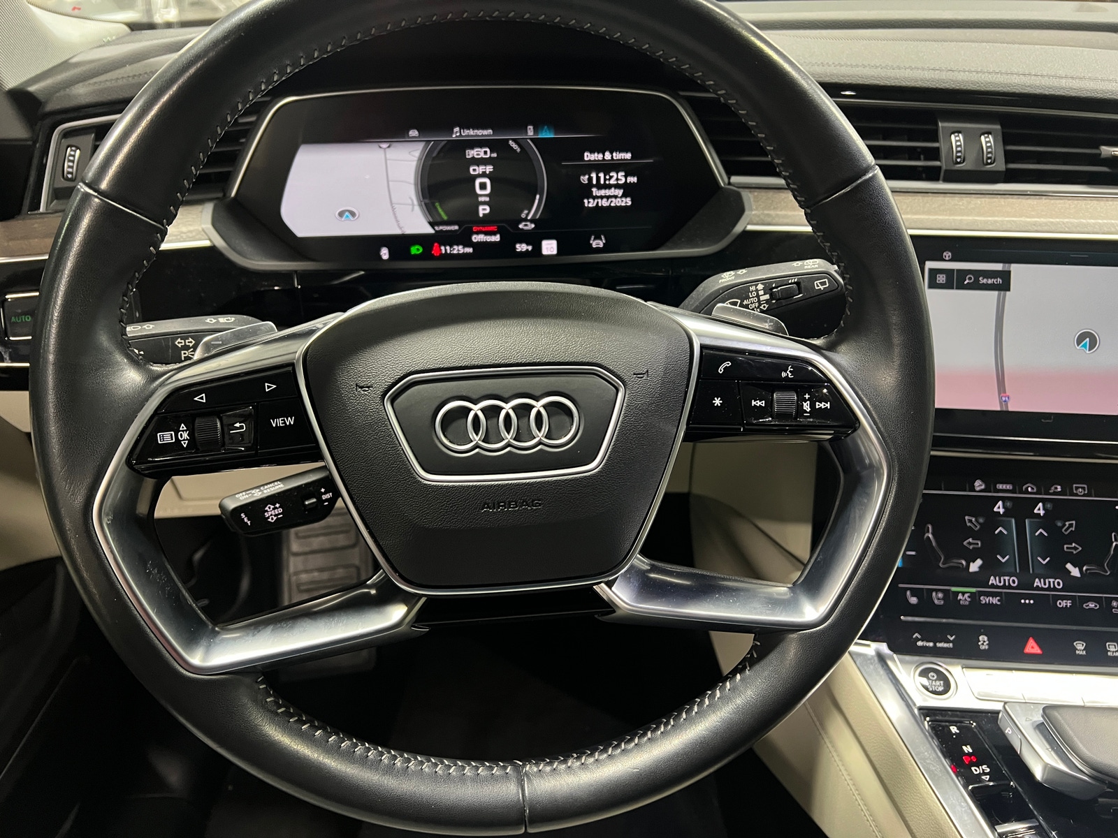 Thumbnail: 2021 Audi e-tron - 4