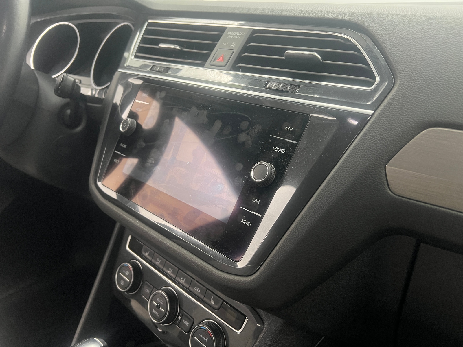 Thumbnail: 2021 Volkswagen Tiguan - 4