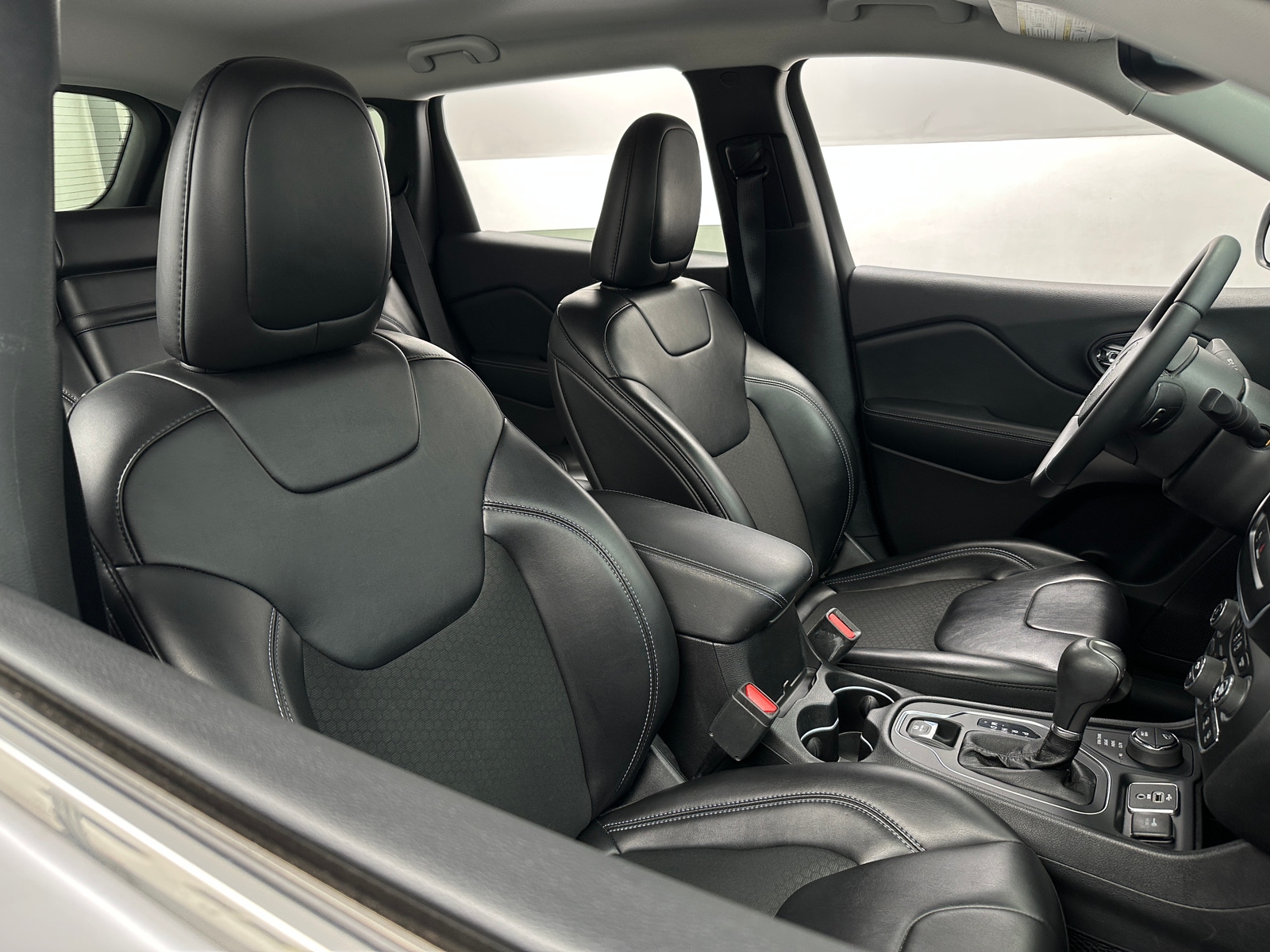 Thumbnail: 2019 Jeep Cherokee - 2