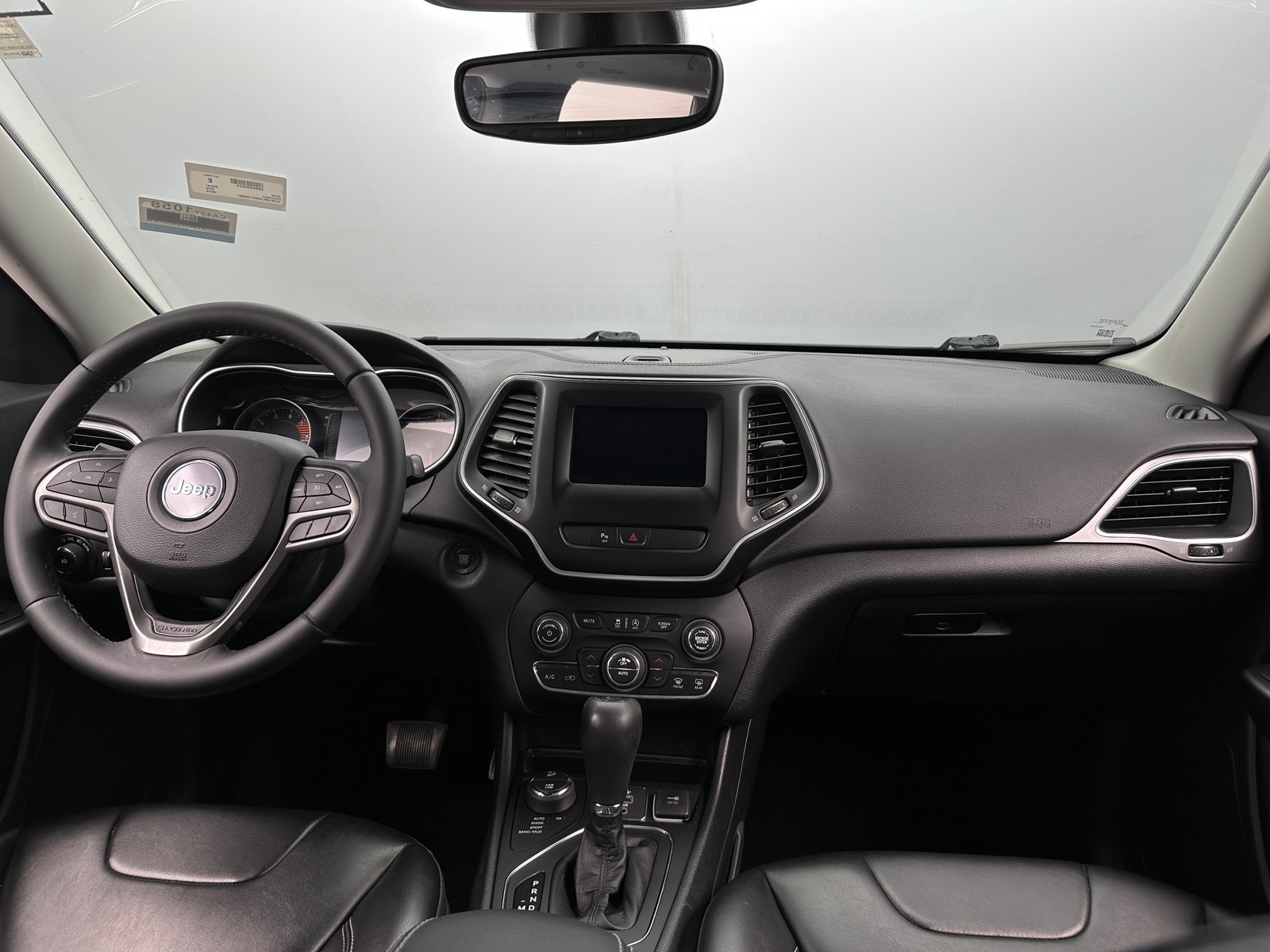 Thumbnail: 2019 Jeep Cherokee - 3