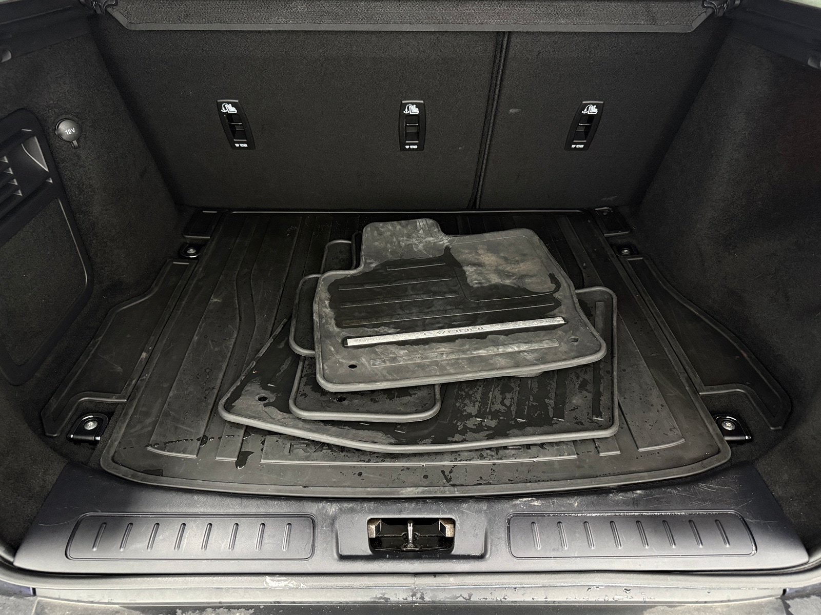 Thumbnail: 2019 Land Rover Range Rover Evoque - 6