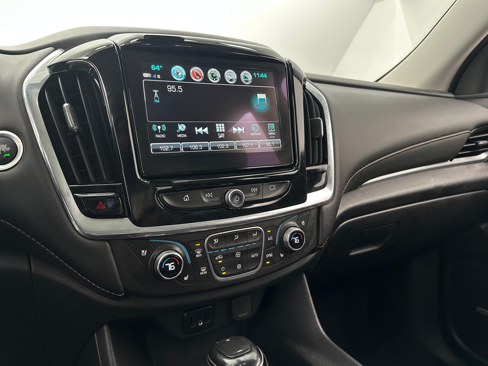 Thumbnail: 2019 Chevrolet Traverse - 3