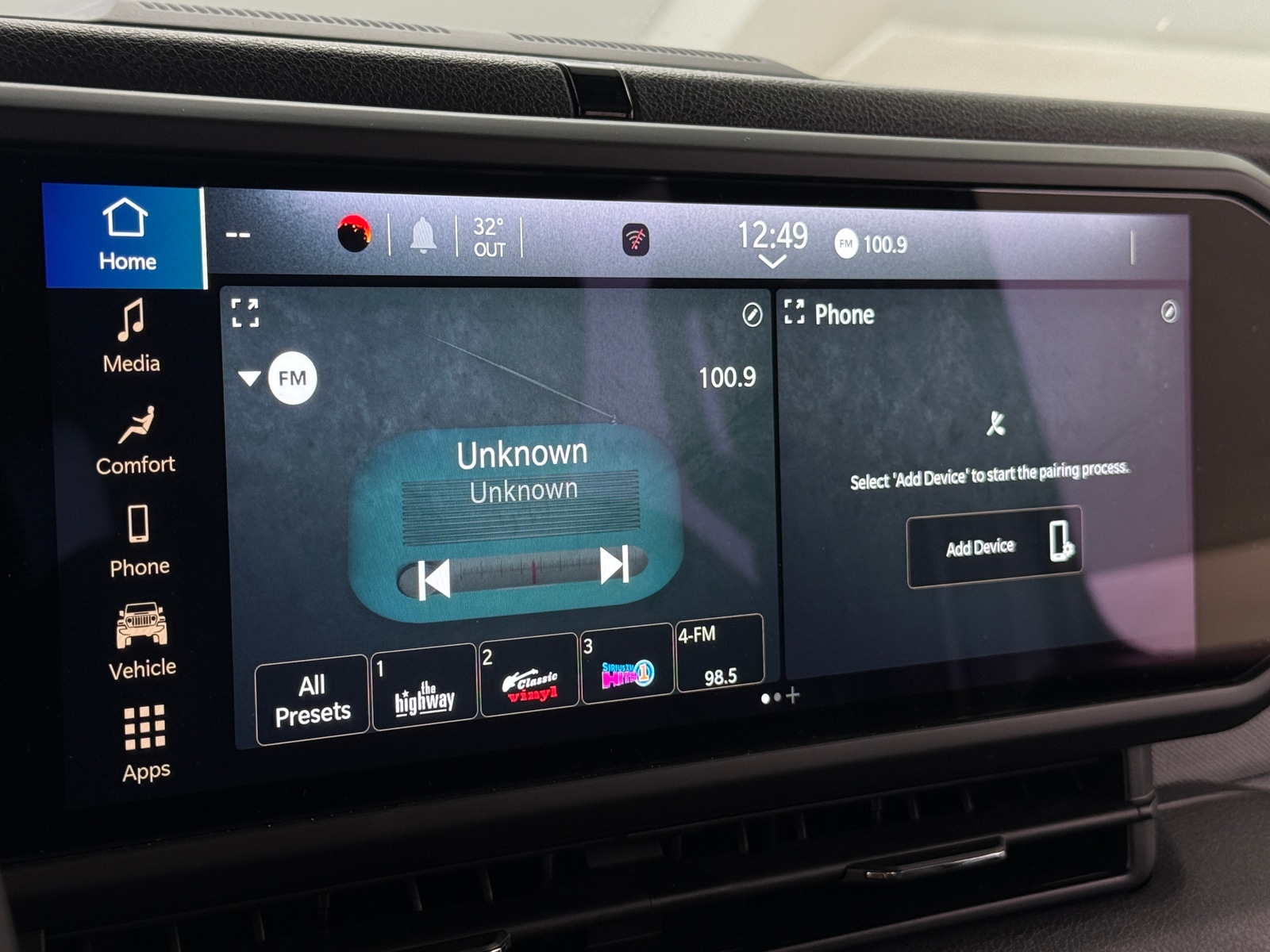 Thumbnail: 2025 Jeep Gladiator - 4