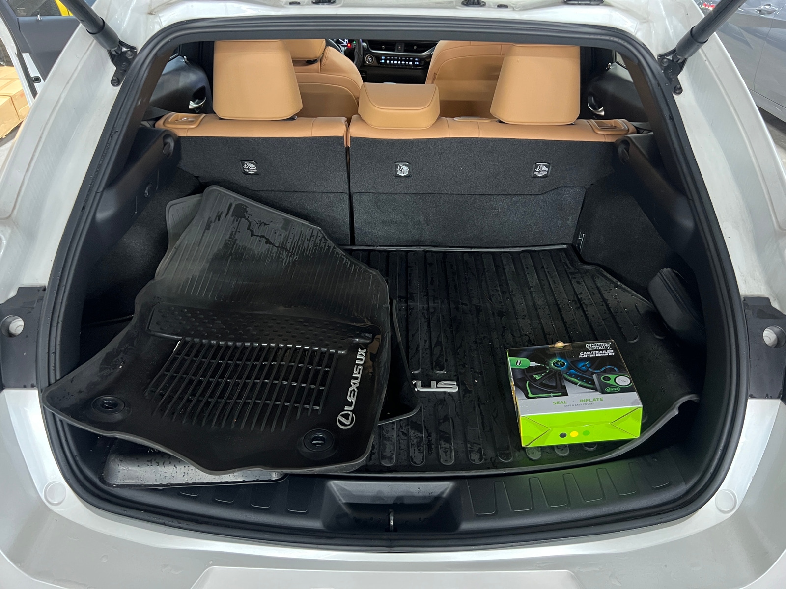 Thumbnail: 2023 Lexus UX - 6