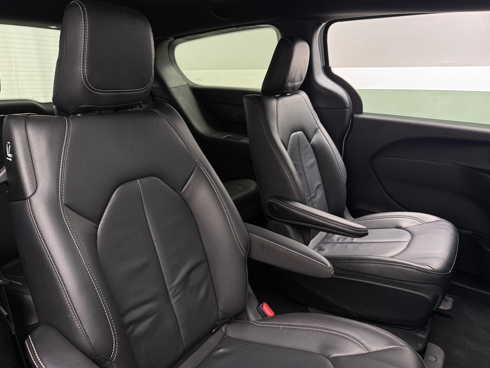 Thumbnail: 2022 Chrysler Pacifica - 5