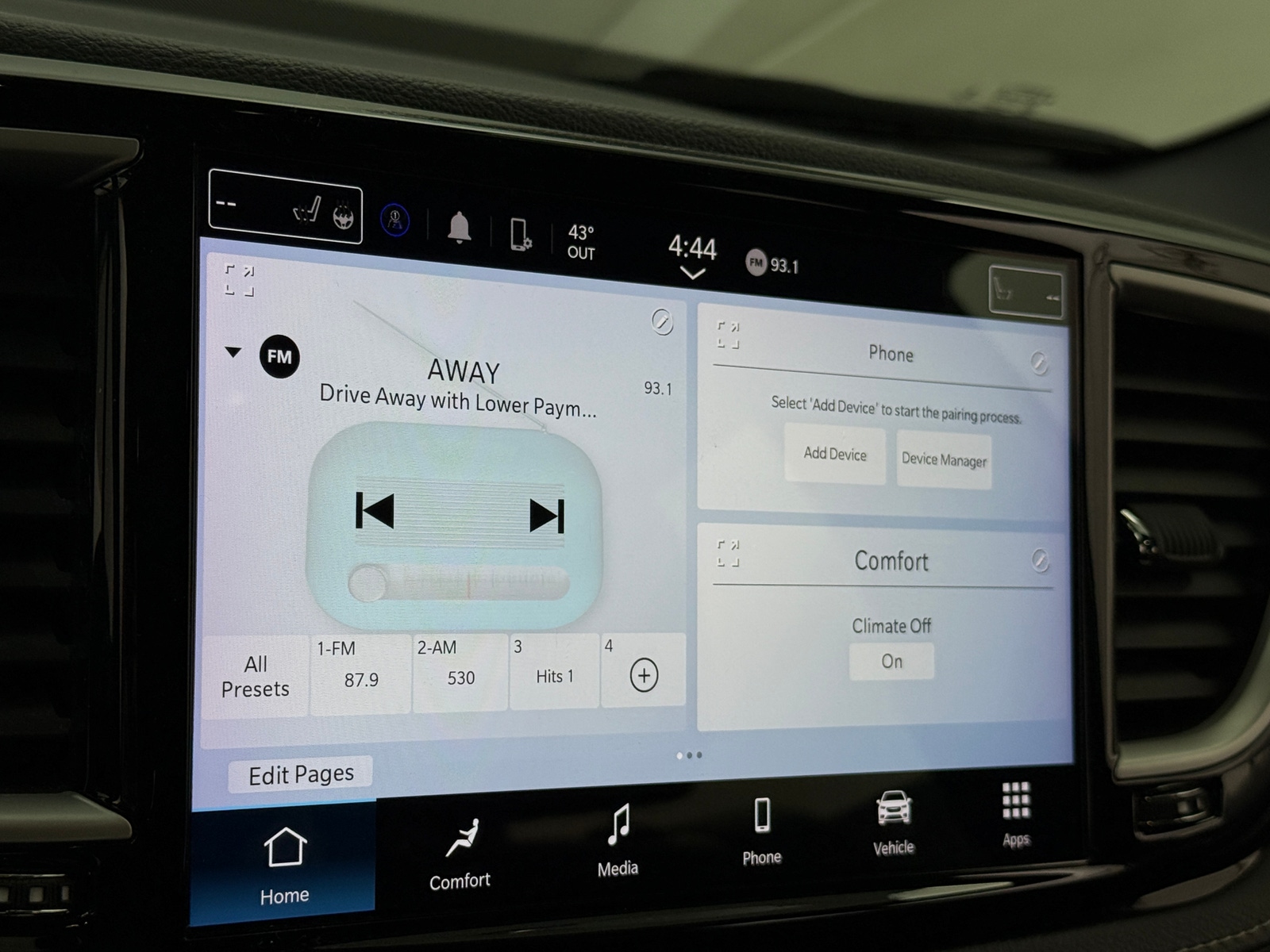 Thumbnail: 2022 Chrysler Pacifica - 3