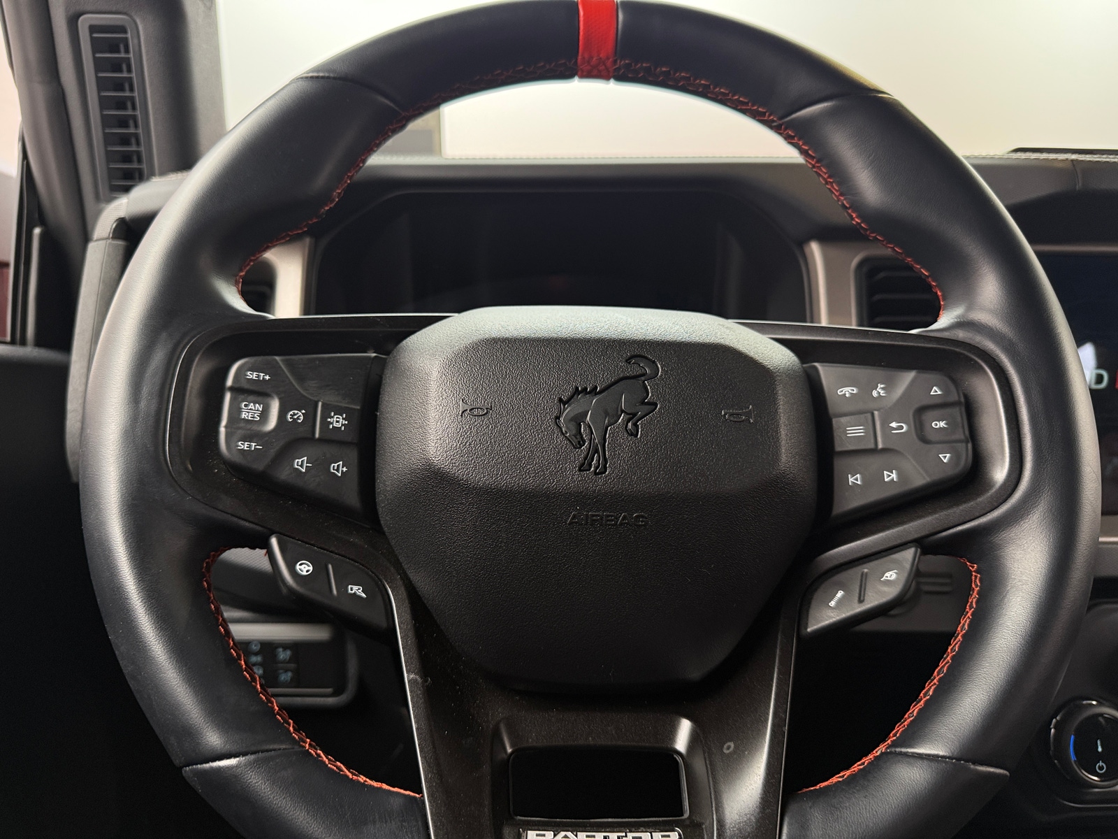 Thumbnail: 2022 Ford Bronco - 4