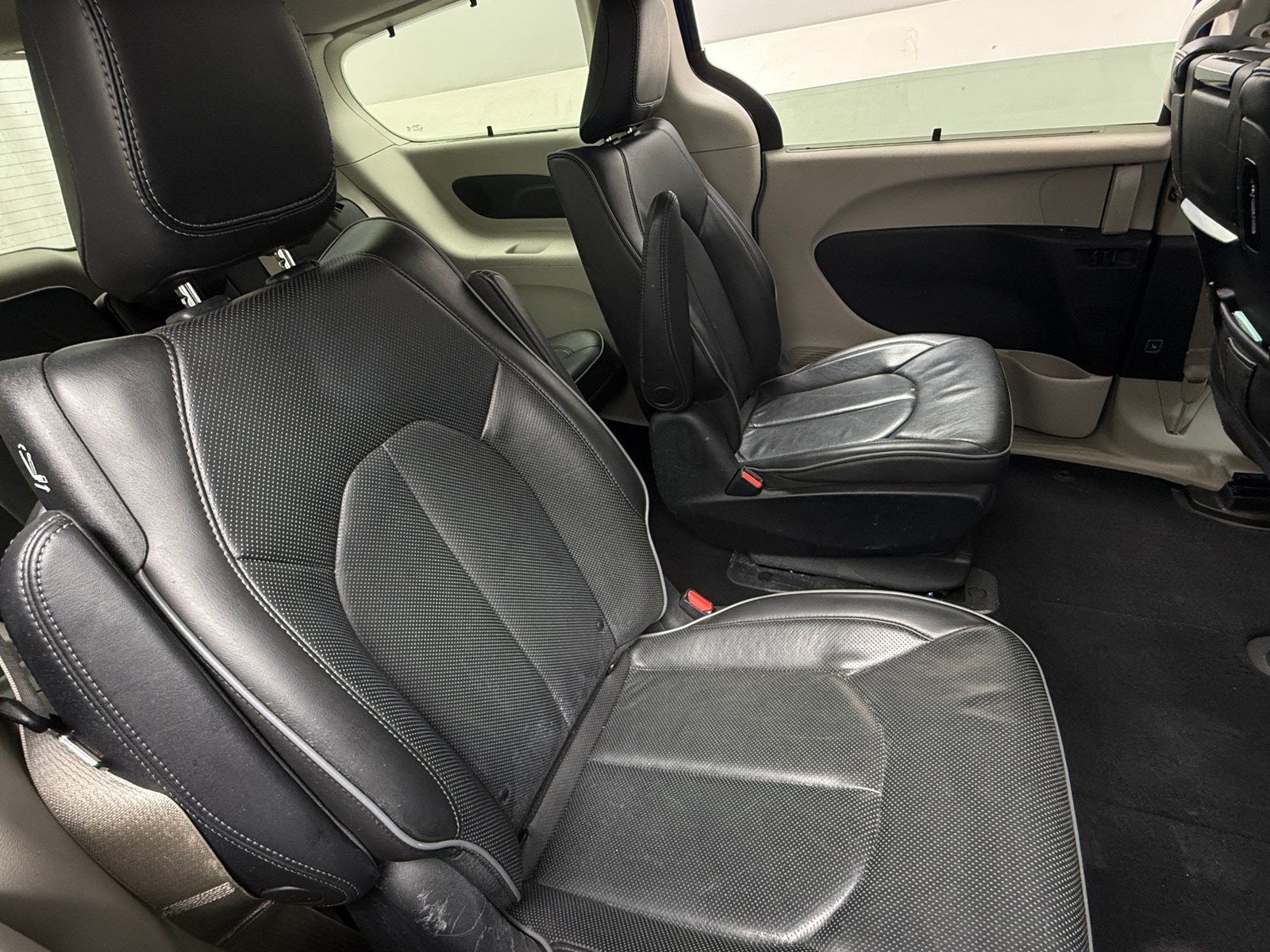 Thumbnail: 2019 Chrysler Pacifica - 5