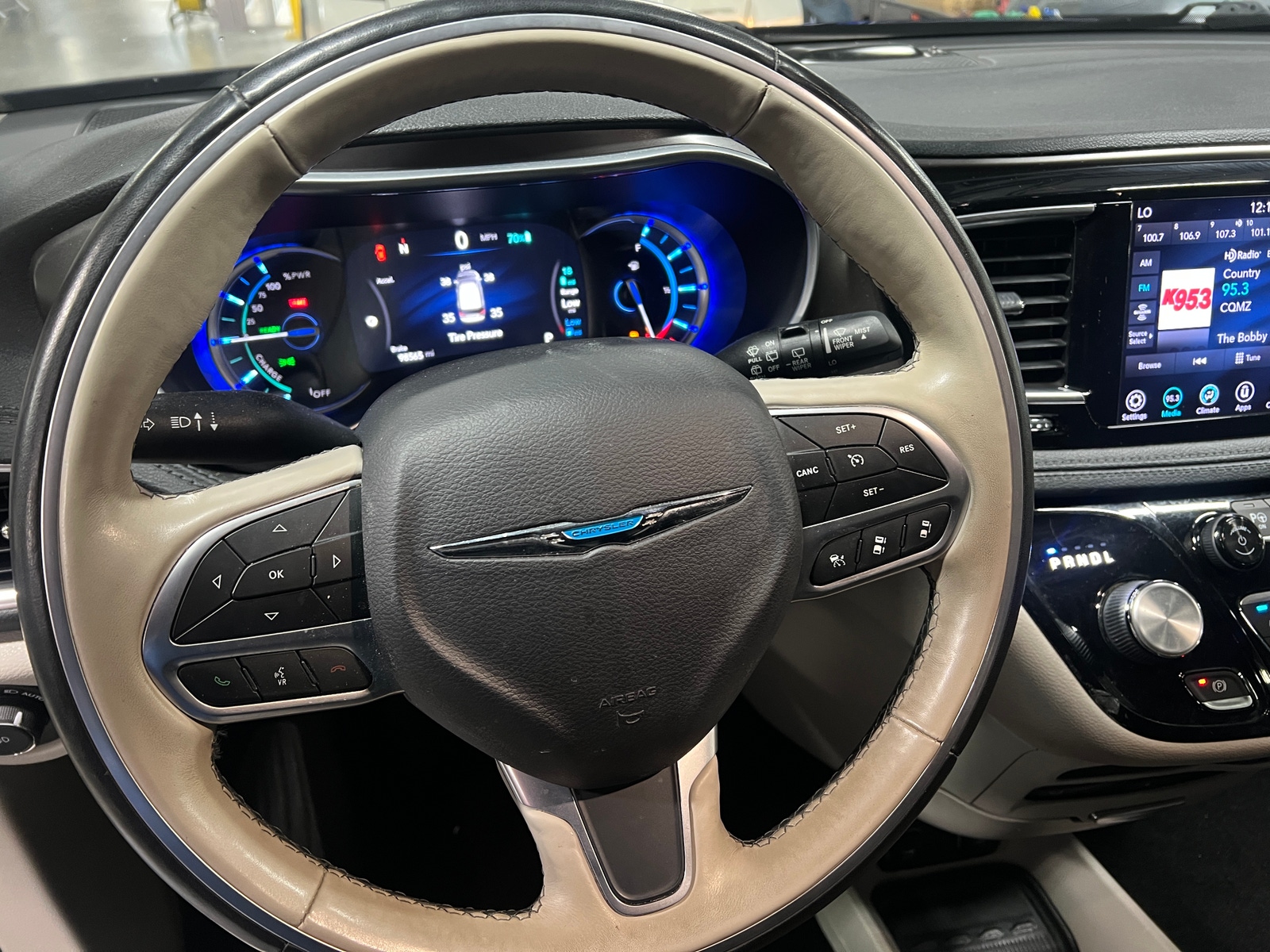 Thumbnail: 2019 Chrysler Pacifica - 4