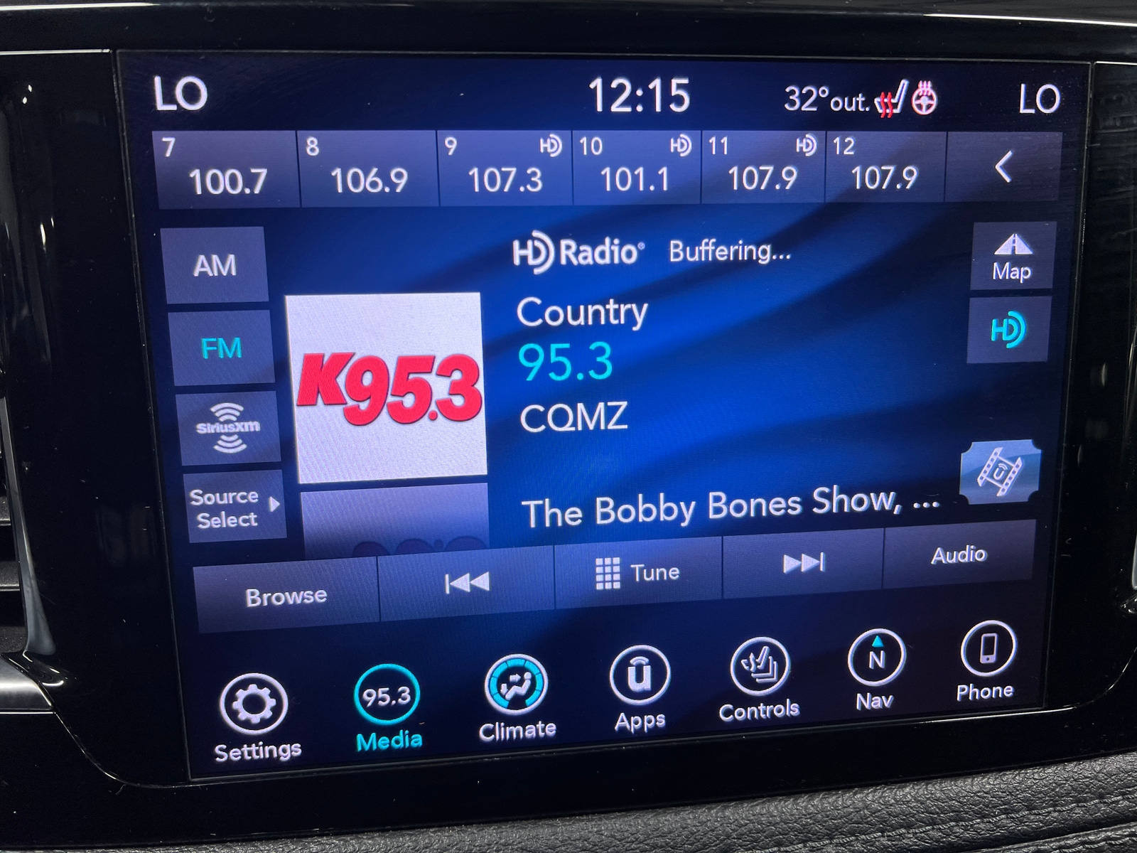 Thumbnail: 2019 Chrysler Pacifica - 3