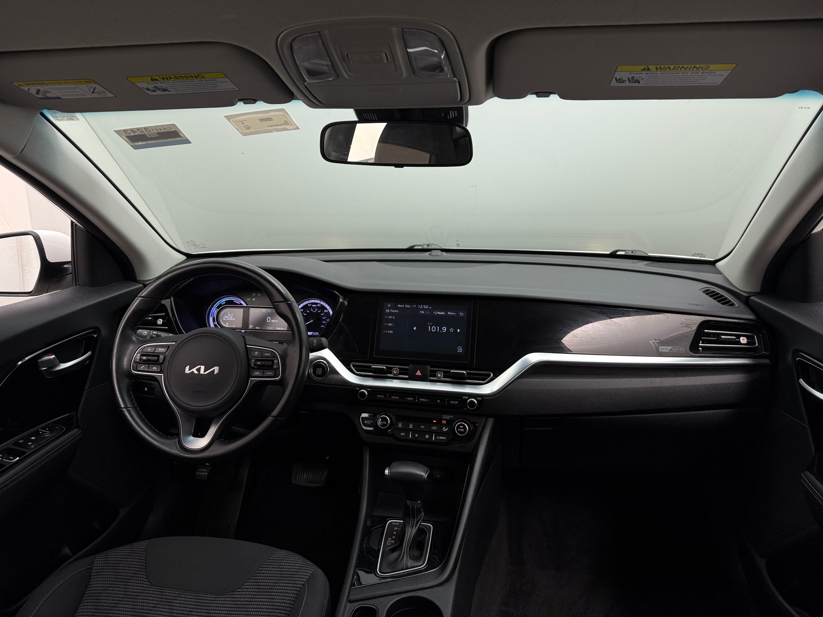 Thumbnail: 2022 Kia Niro - 3